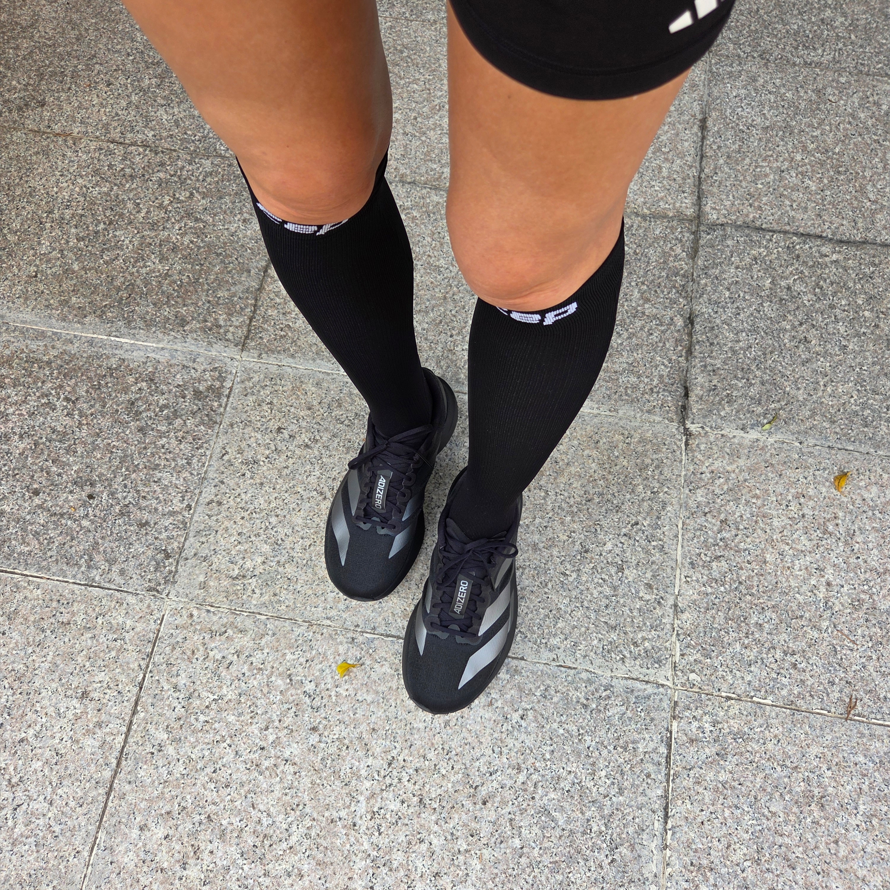 CEP Core Run Socks V5 Black 착용 스타일 - 1