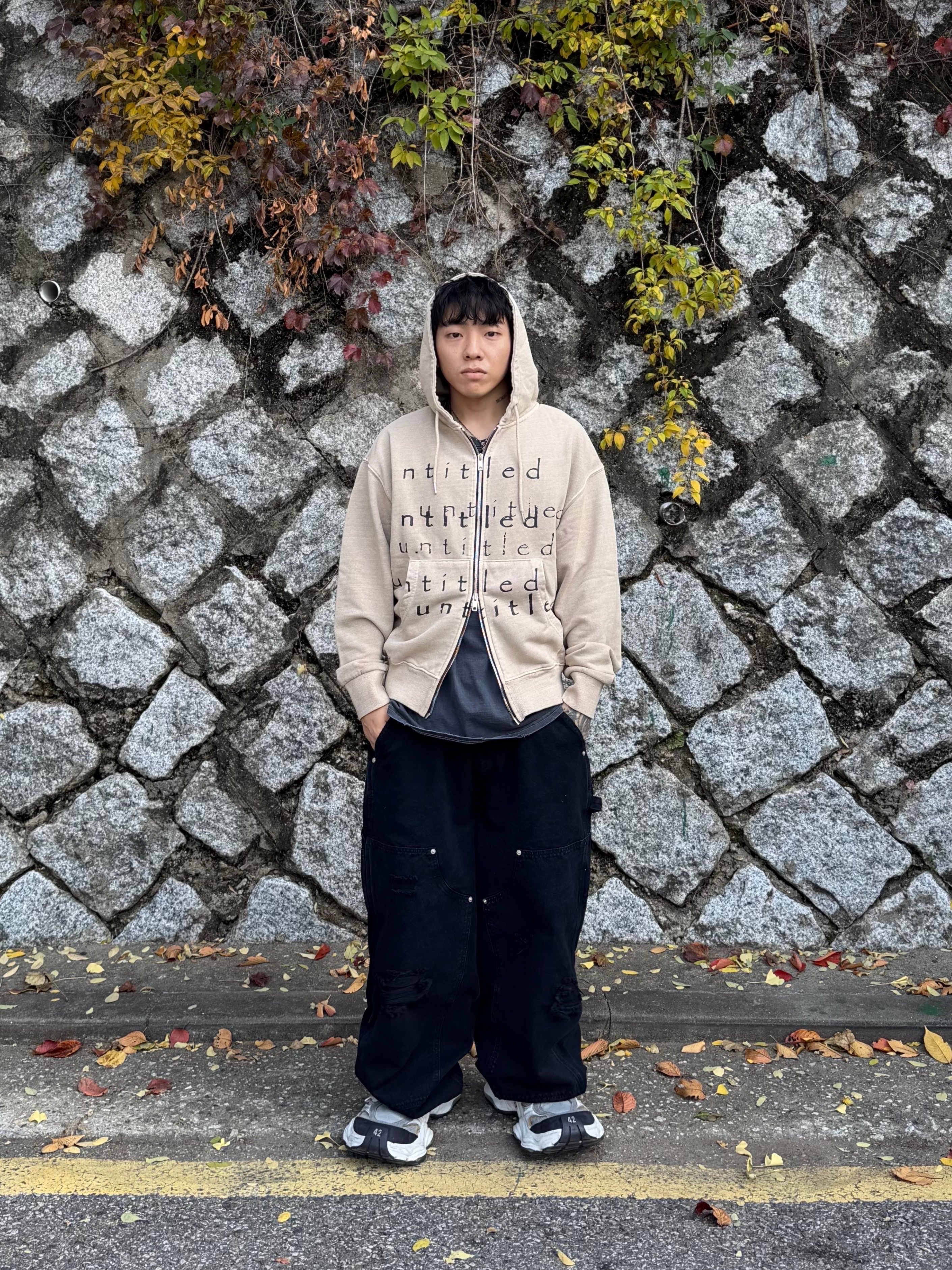 Balenciaga Cargo Sneakers White Grey 착용 스타일 - 4