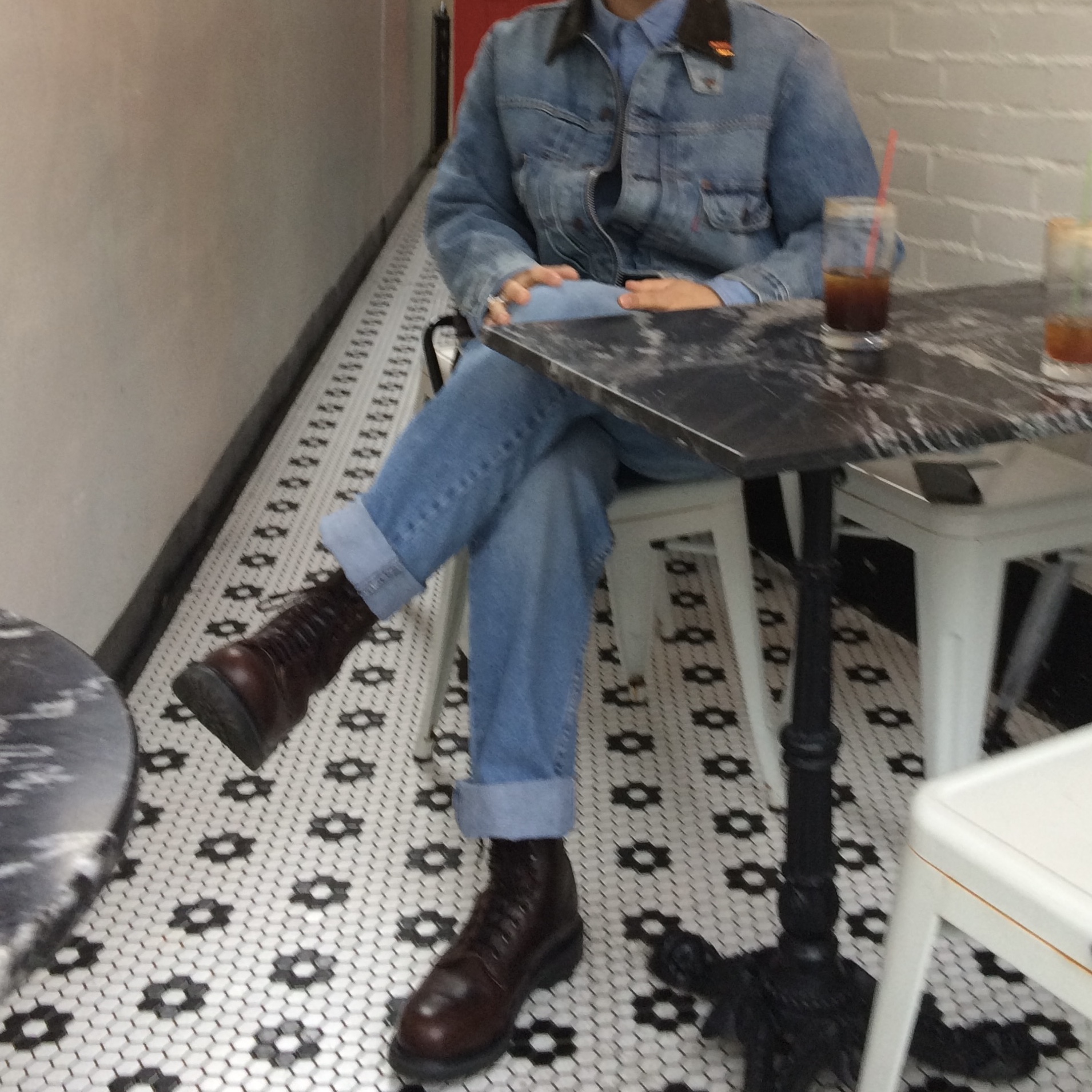 Levi's x Barbour Type II Trucker Jacket Vintage Washed Denim 착용 스타일 - 2