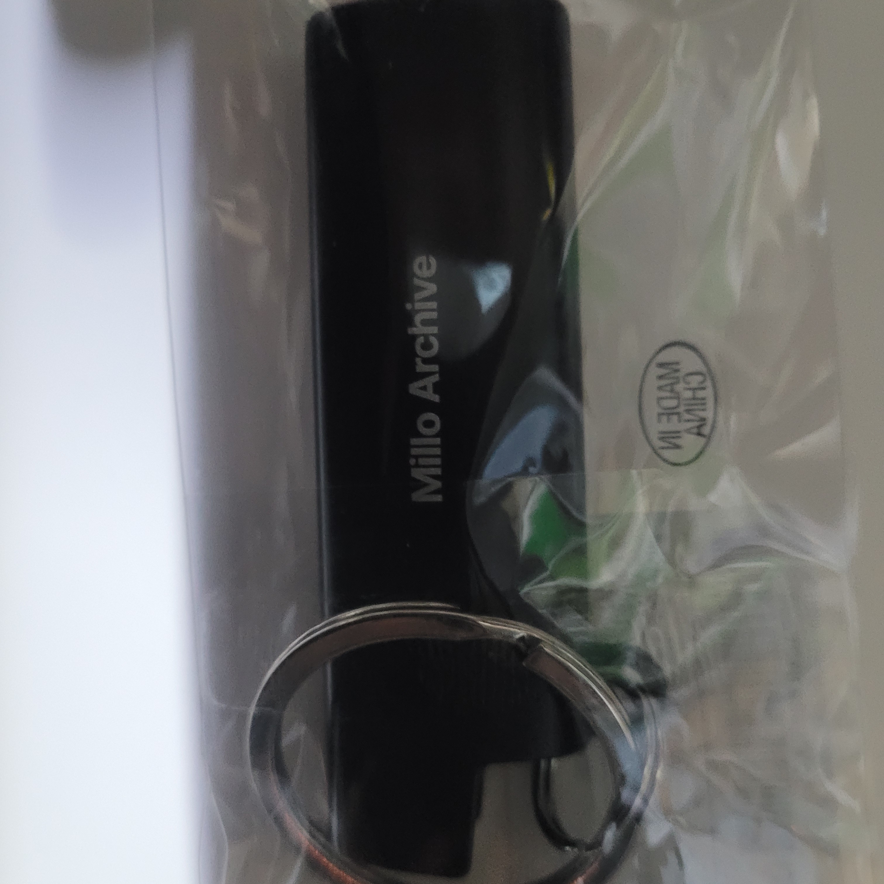 Millo Archive Timeline Lighter Case Black 착용 스타일