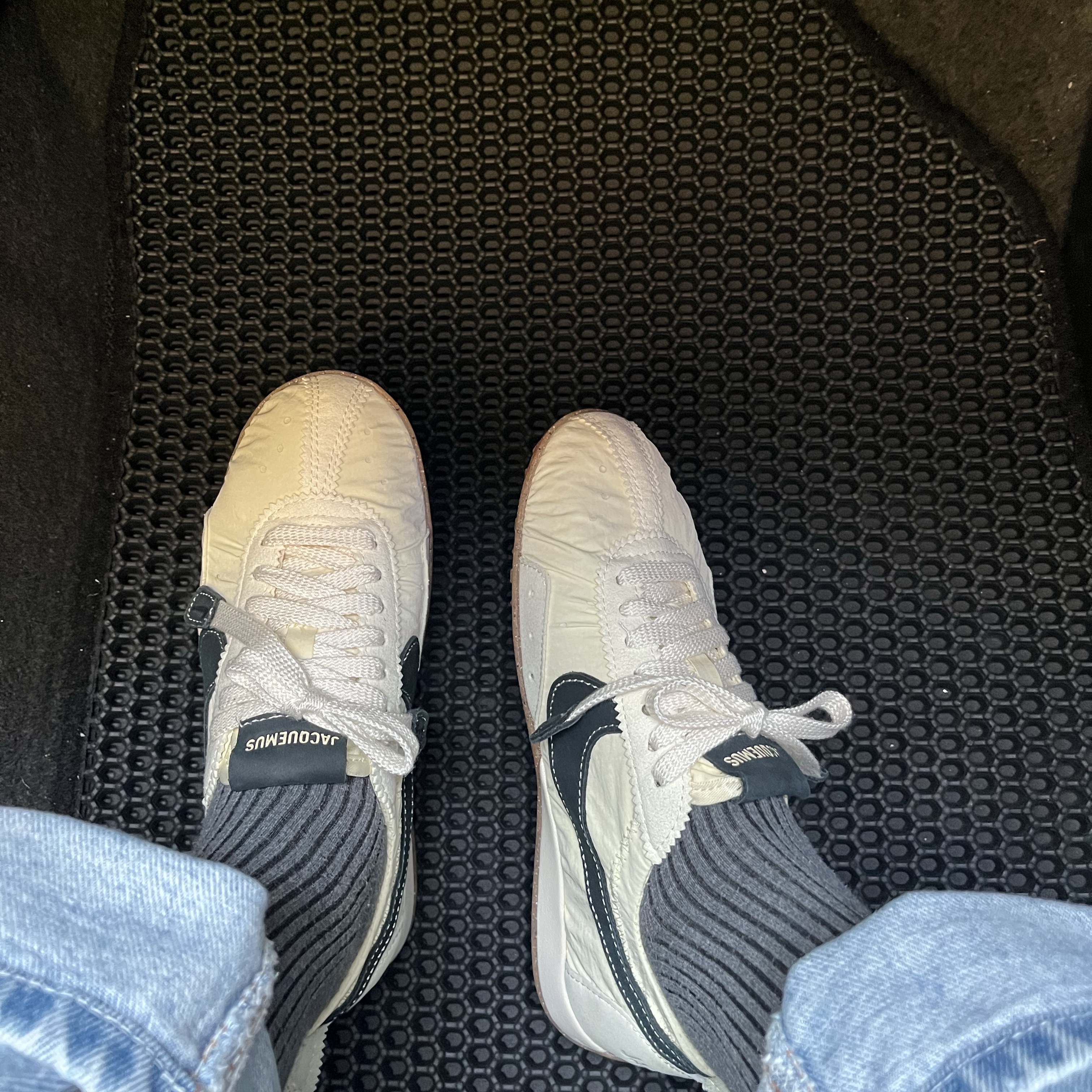Nike x Jacquemus Moon Shoe SP Alabaster Off Noir, Arc'teryx Heliad 15 Backpack Black 착용 스타일 - 2