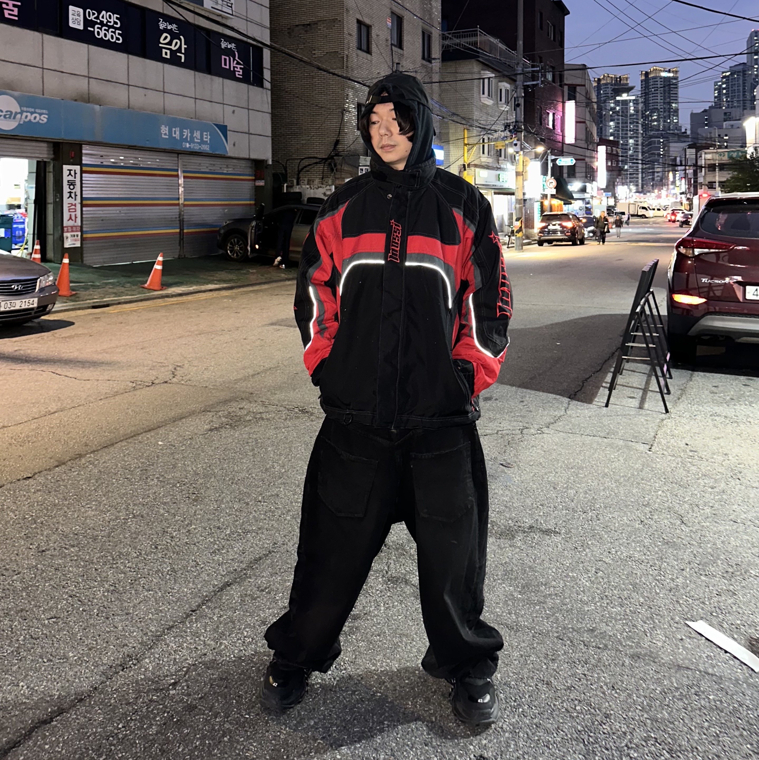Balenciaga Triple S Black, Project G/R Backward Denim Pants Black 착용 스타일 - 1