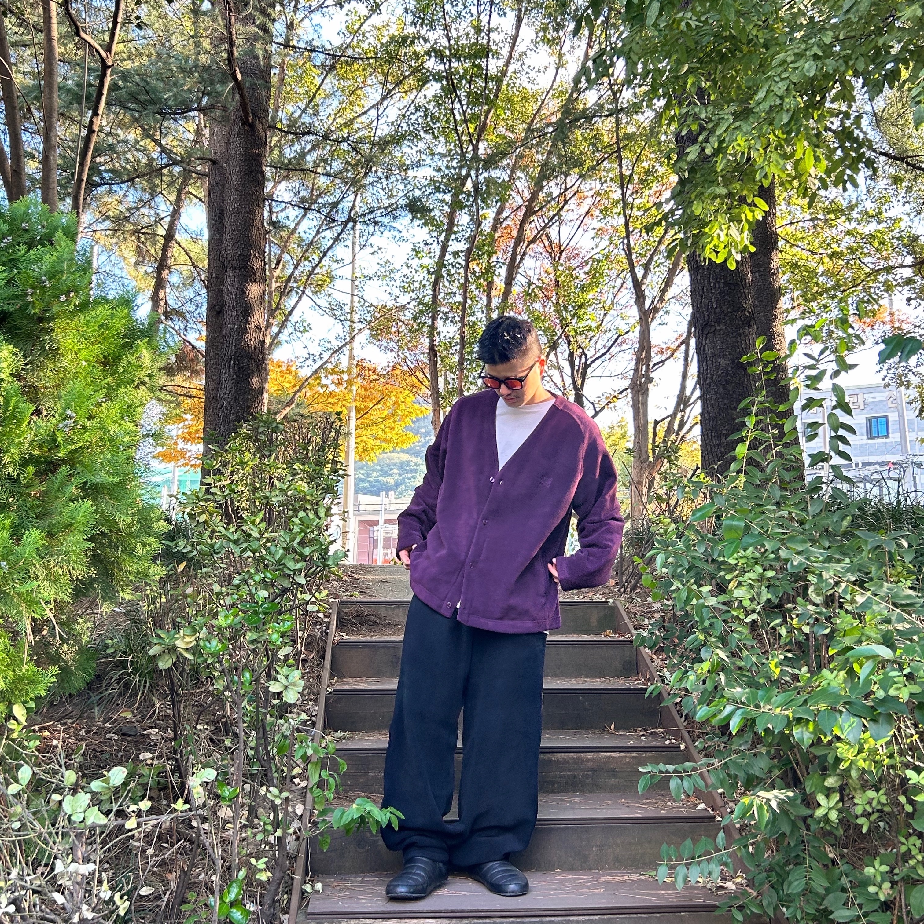 Uniqlo x Needles Fleece Oversized Cardigan Purple - KR, Uniqlo x Needles Fleece Wide Pants Black - KR 착용 스타일 - 2