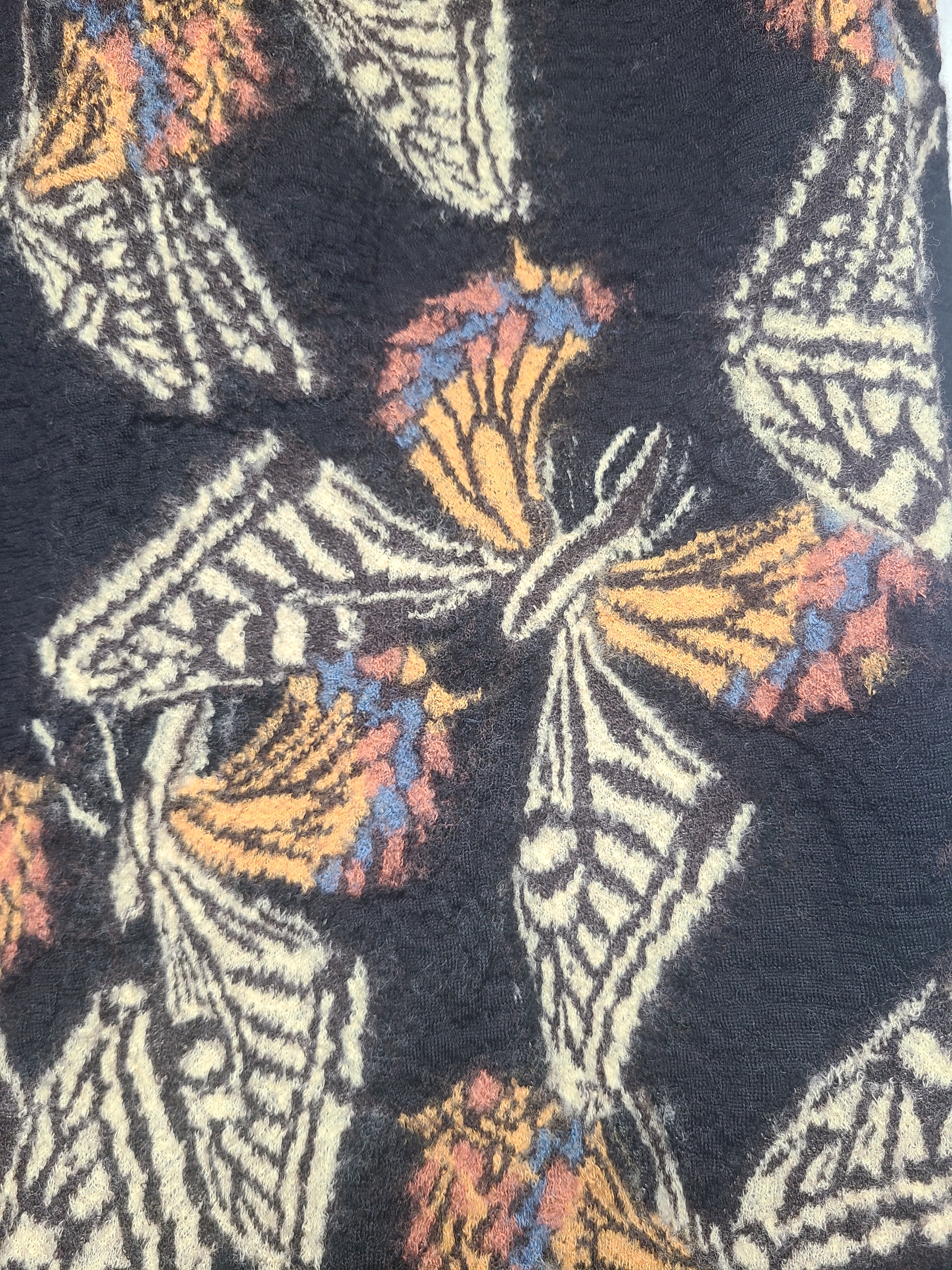 Kapital Full Length Wool Butterfly Muffler Black 착용 스타일 - 2