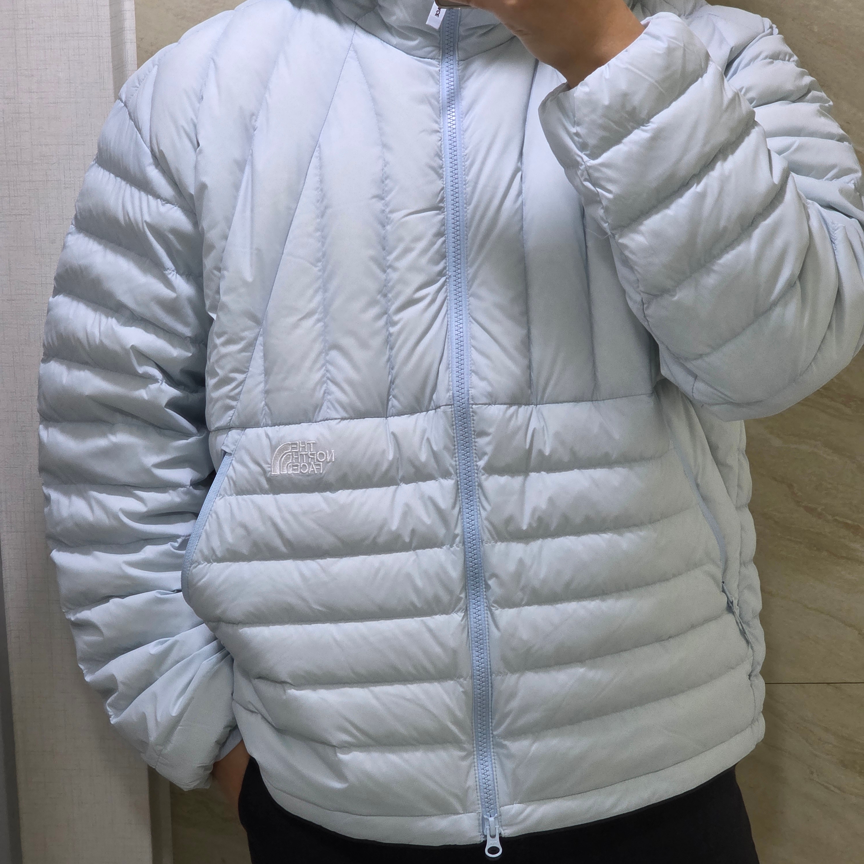 The North Face Coreline Down Jacket Light Blue - 25FW, The North Face Ventus On Jacket Silver 착용 스타일 - 2