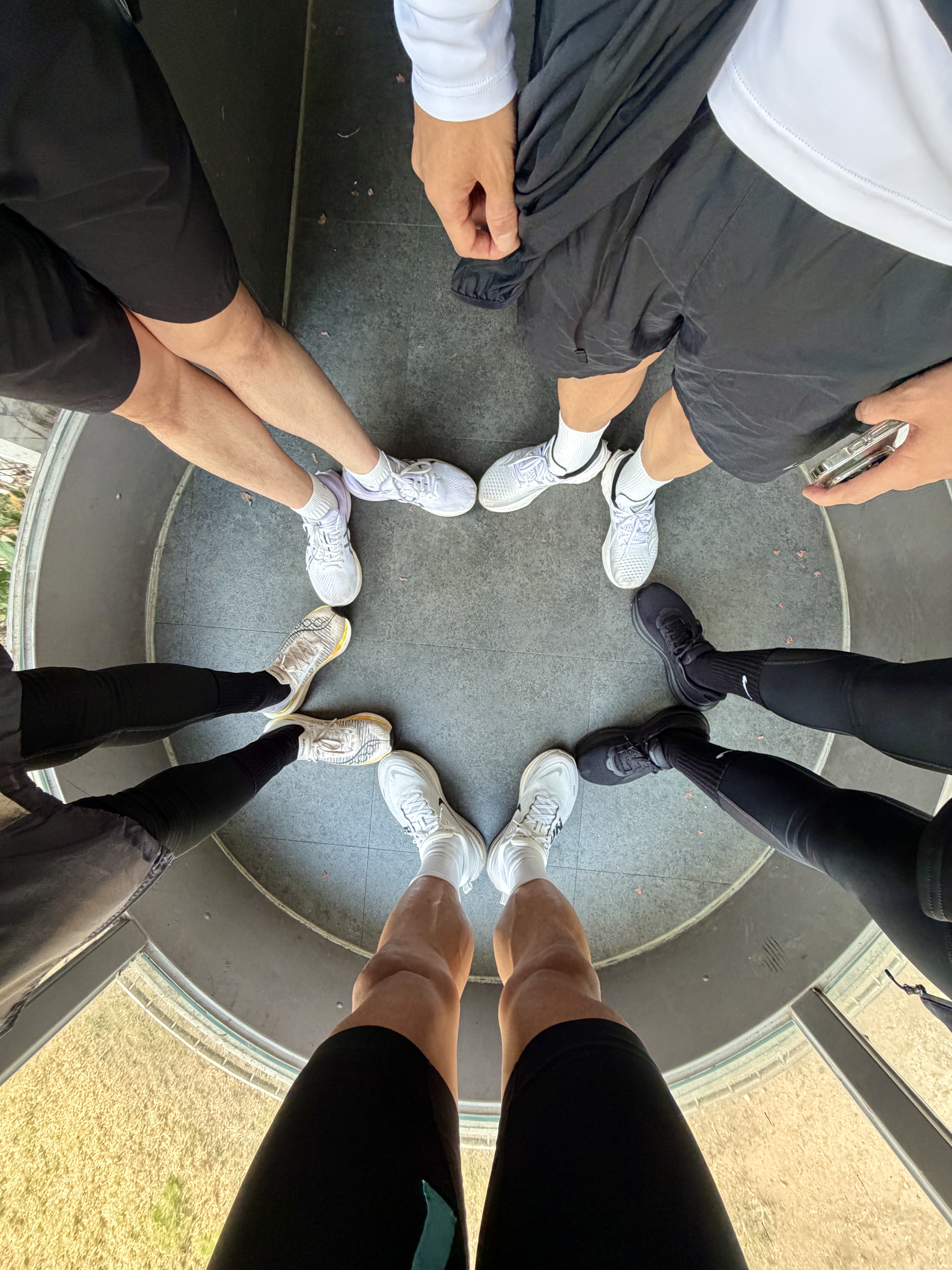Nike Vomero Plus RUN Summit White Vast Grey 착용 스타일 - 1