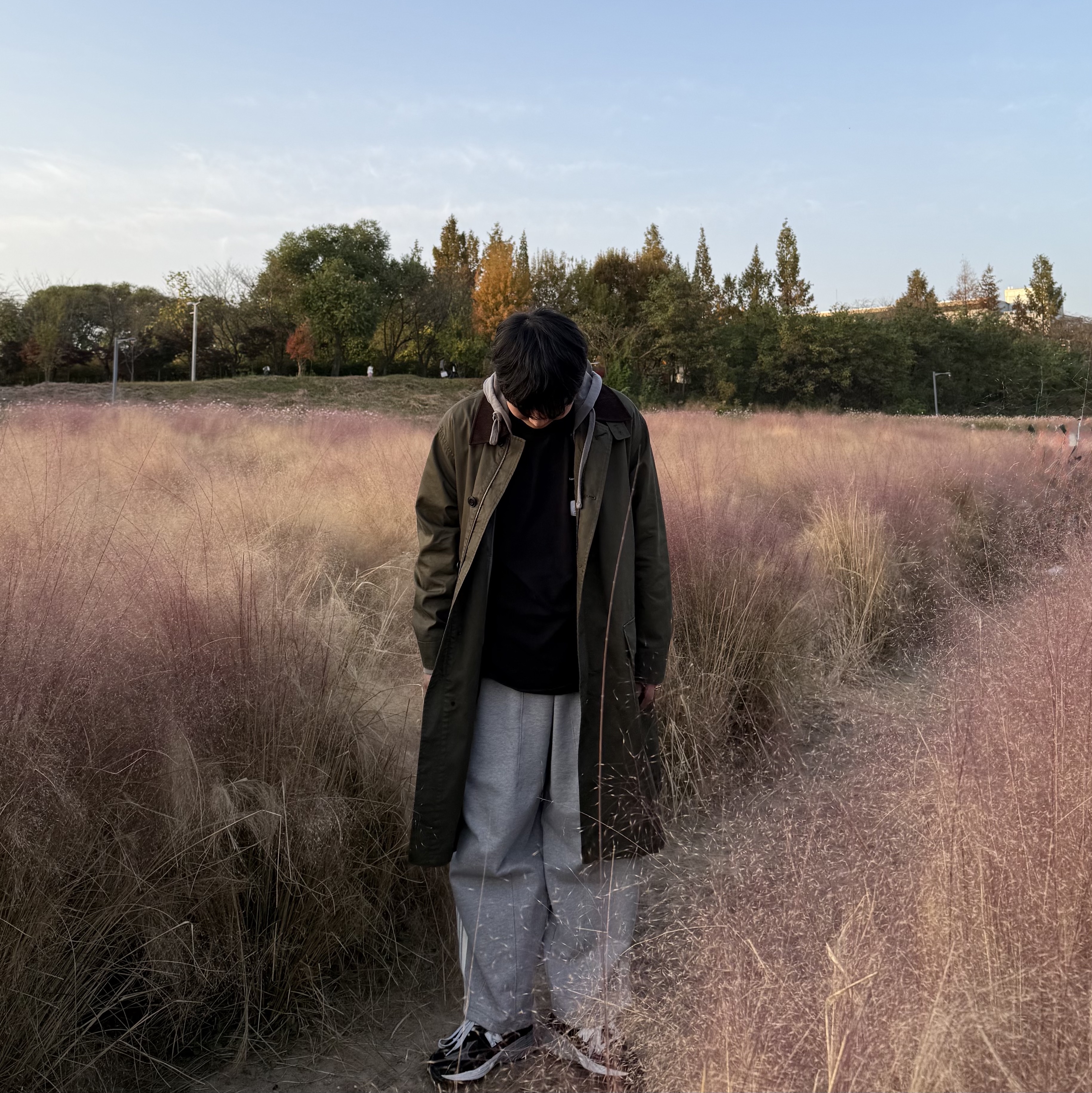 Needles x LHP H.D. Track Pants Cotton Jersey Grey, Supreme Small Box L/S T-Shirt Black - 25SS 착용 스타일 - 2