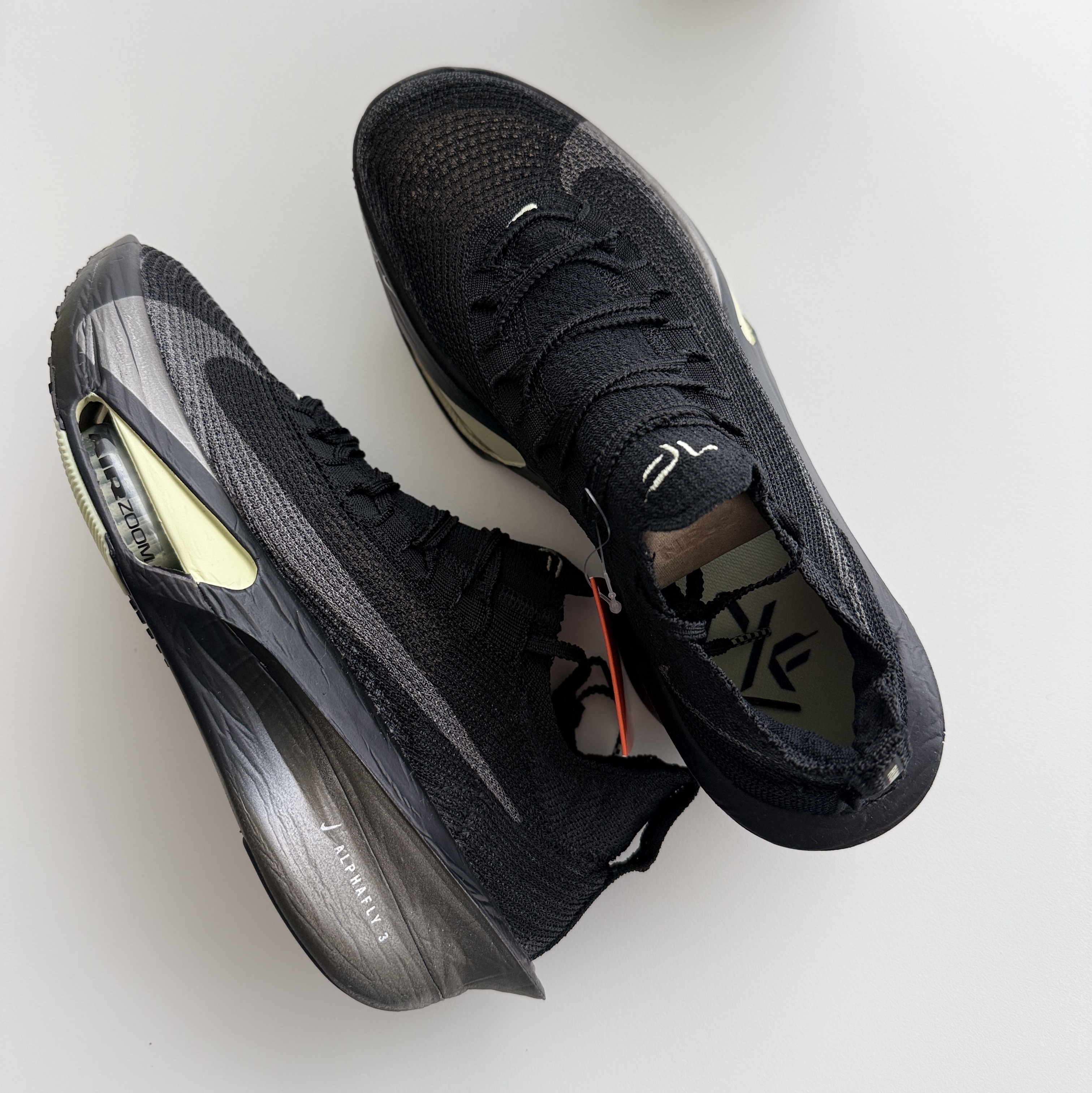 Nike Air Zoom Alphafly Next% 3 Black Olive Aura 착용 스타일