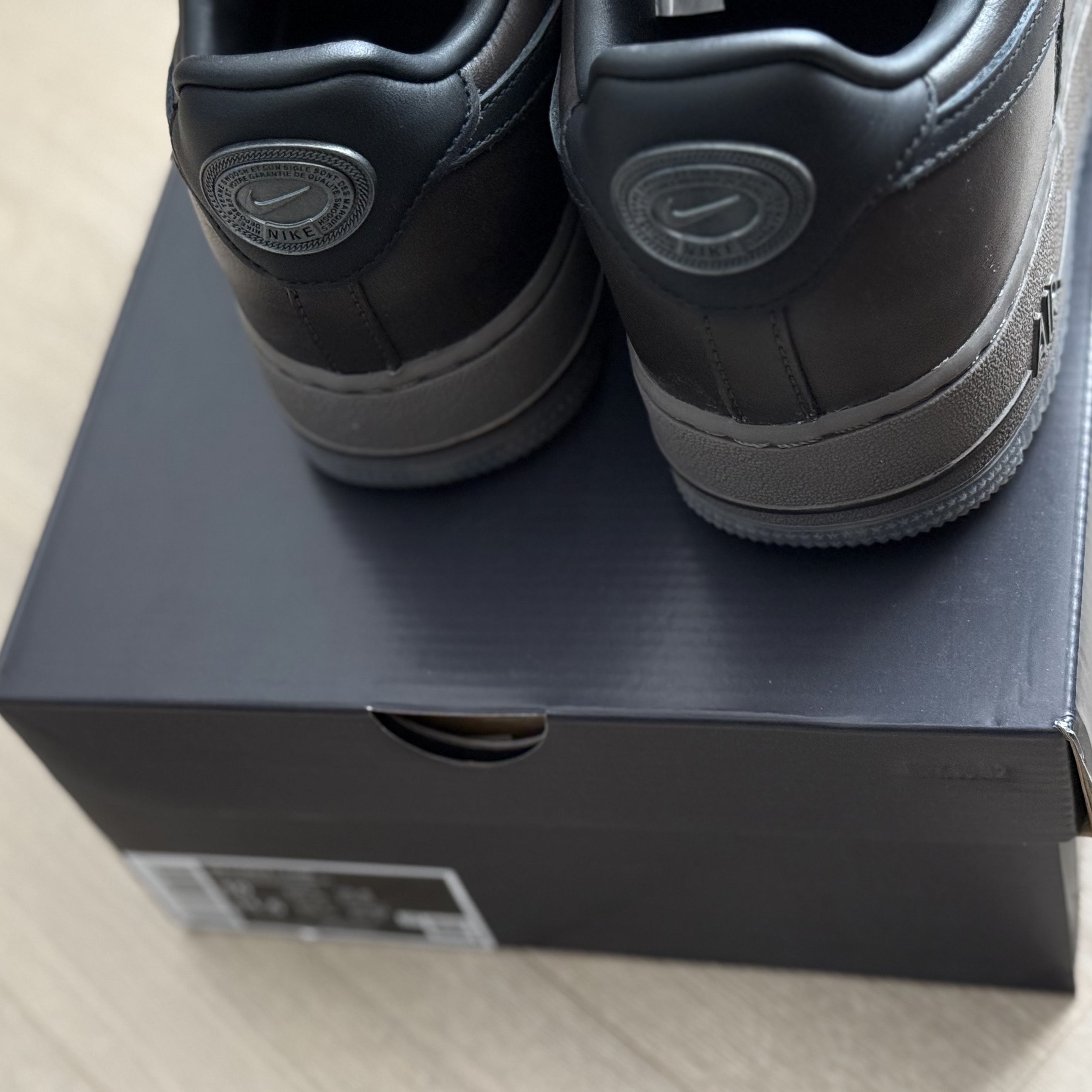 Nike Air Force 1 Low Black Tea and Petra Brown 착용 스타일 - 3