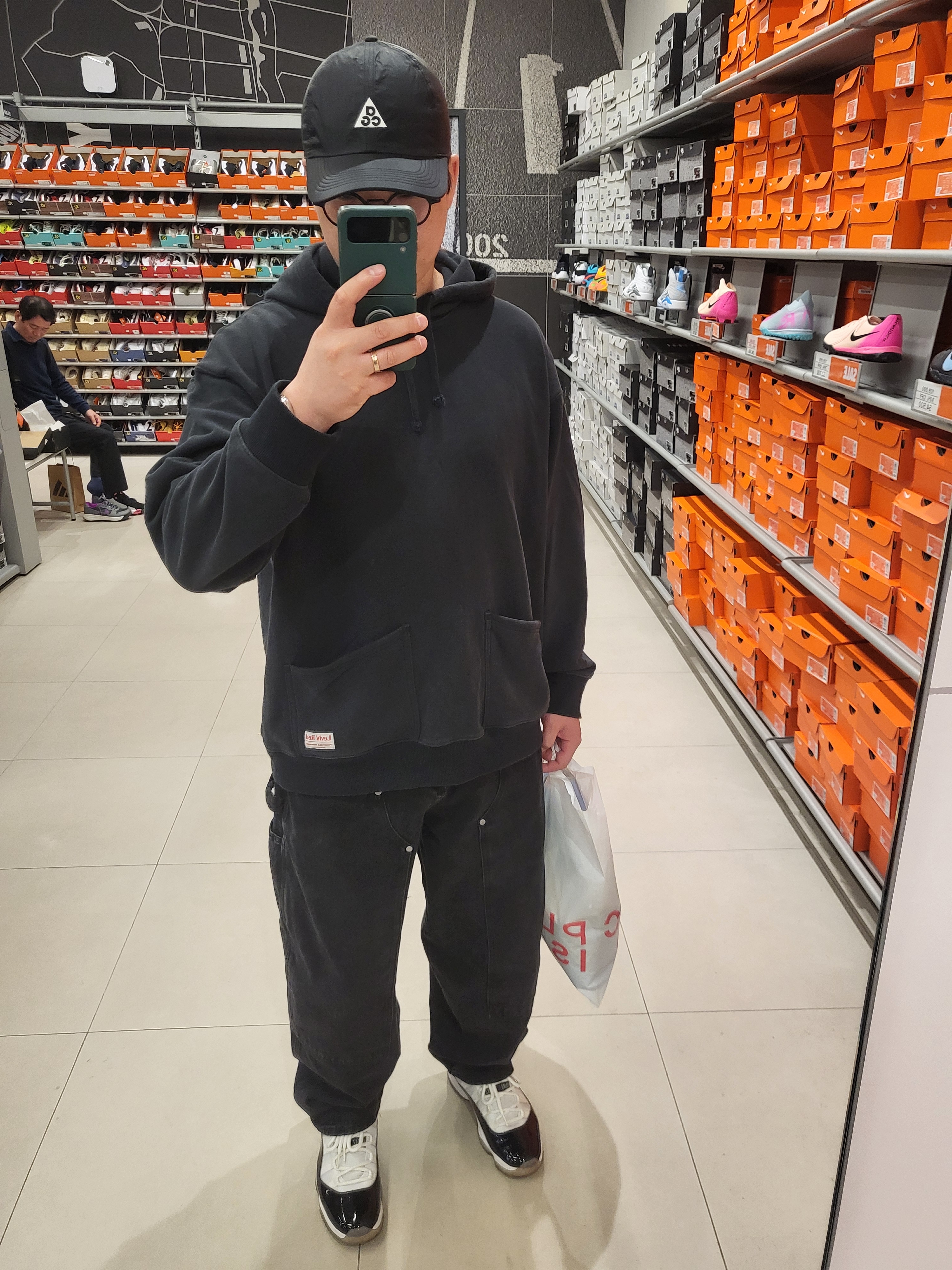 Nike ACG Trail Cap Black, Suade Curved Double Knee Pants Black 착용 스타일