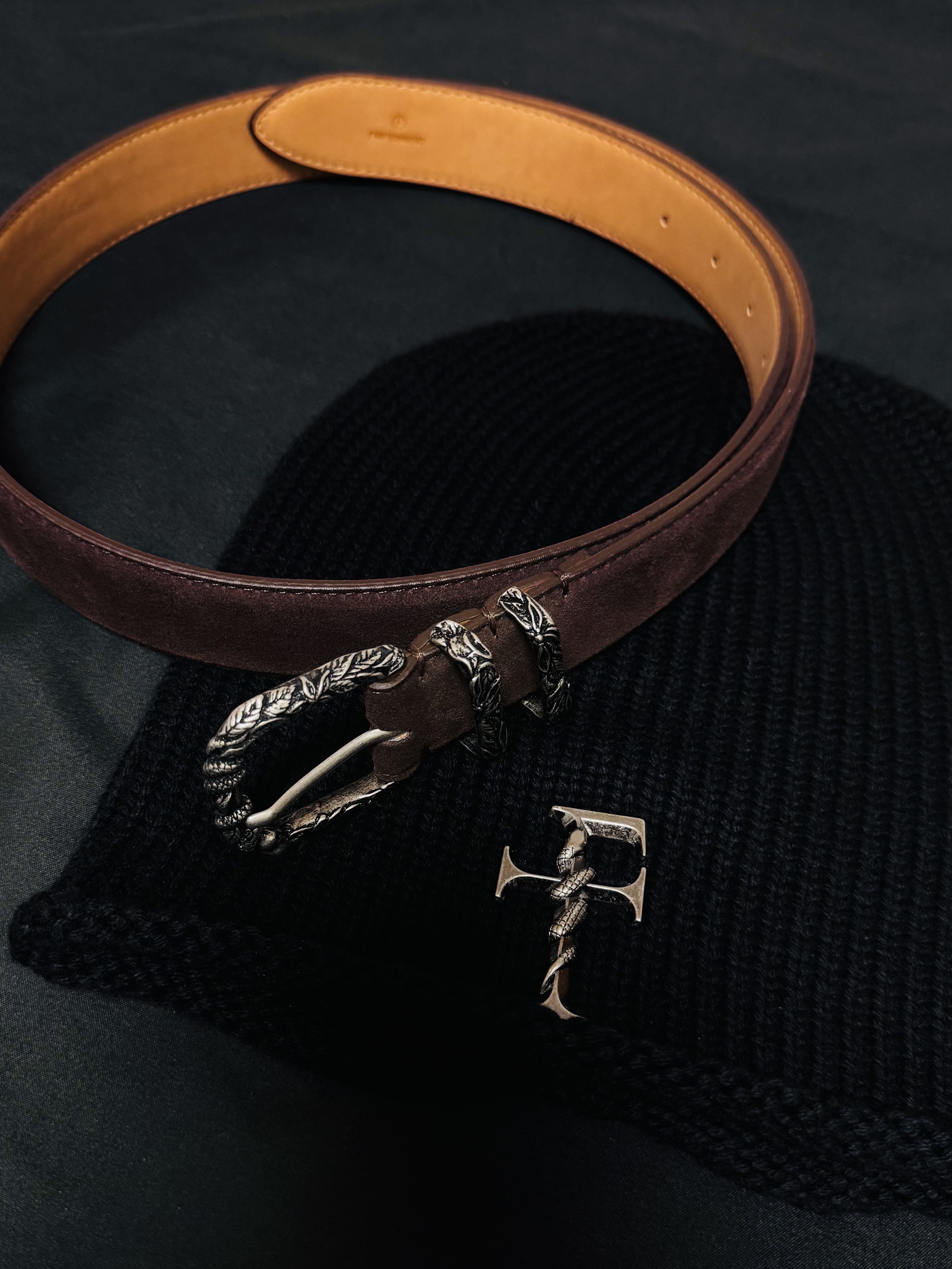Farfromwhat Far Suade Belt_Brown, Farfromwhat Far F Charm Beanie 착용 스타일 - 2