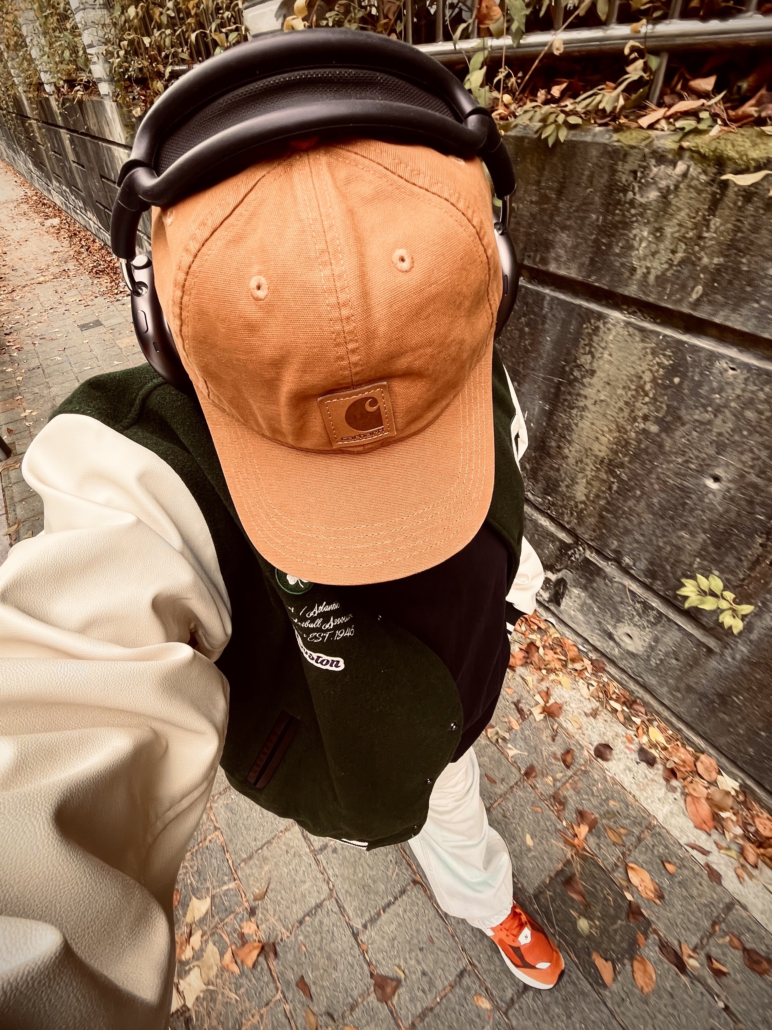 Apple AirPods Max Lightning Space Gray (Korean Ver.), Carhartt Canvas Cap Carhartt Brown 착용 스타일
