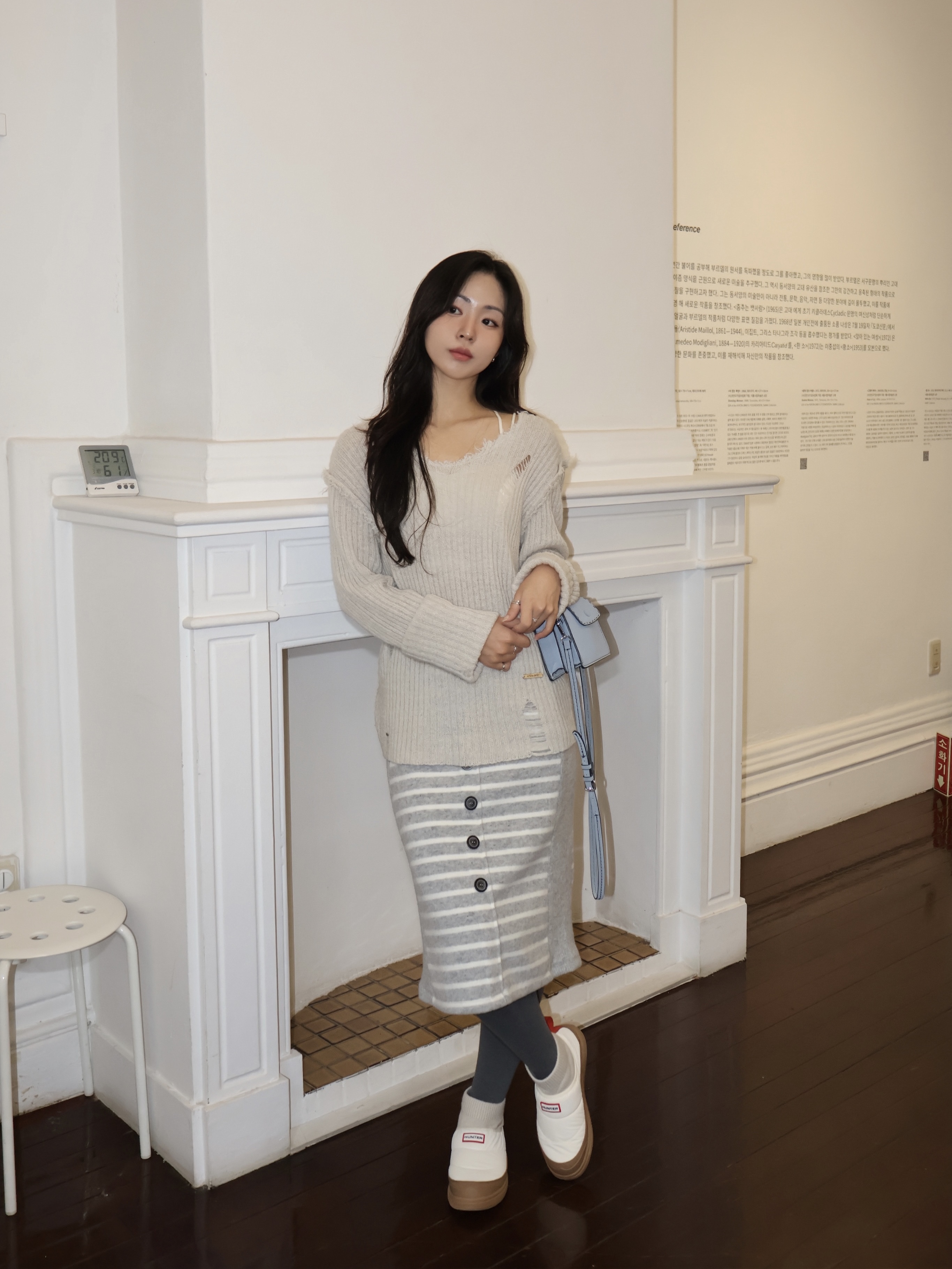 (W) Hunter In Out Puffer Knit Cuff Boots White Willow 착용 스타일 - 2