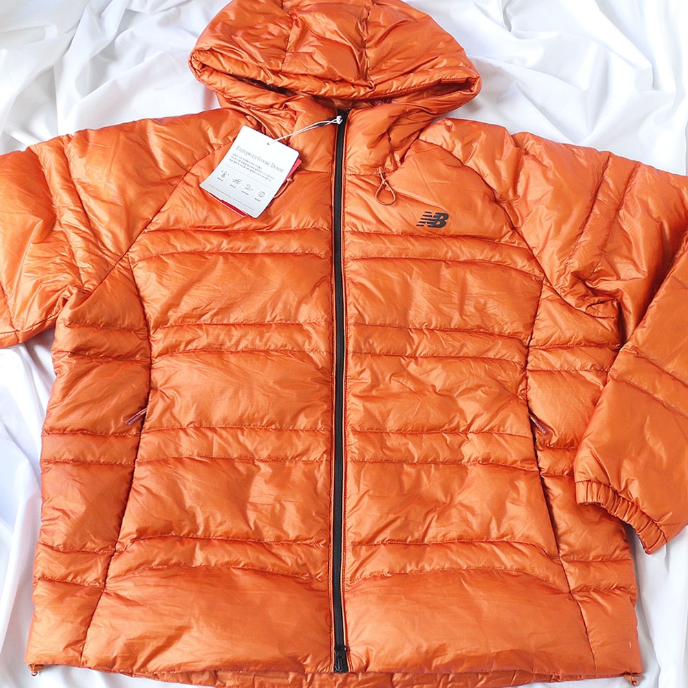 New Balance Flying 77 Superlight Hooded Goose Down Jacket Orange 착용 스타일 - 1