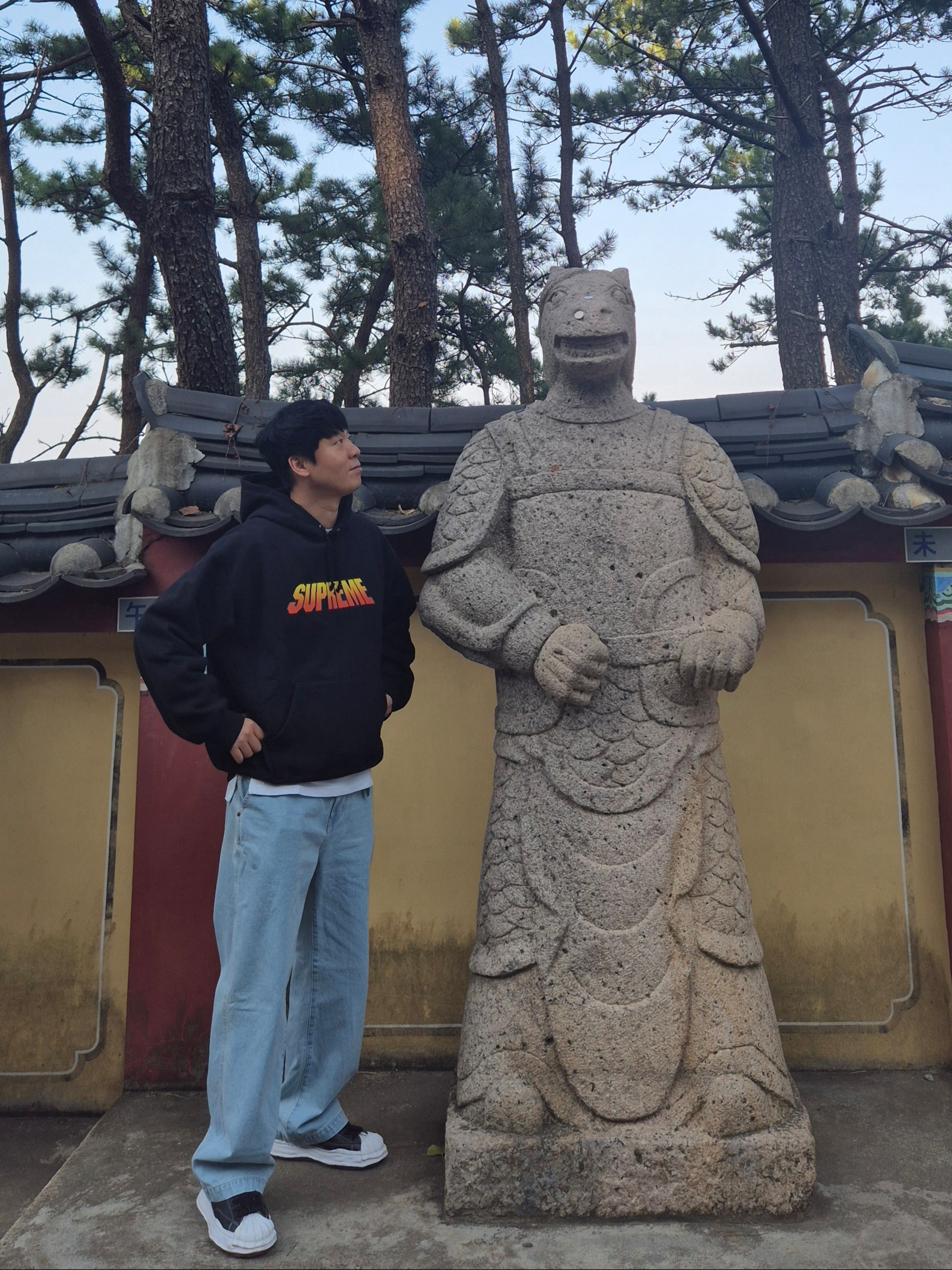 Supreme Gradient Hooded Sweatshirt Black - 24SS, Maison Mihara Yasuhiro Blakey OG Sole Leather Low-top Sneakers Black 착용 스타일 - 1