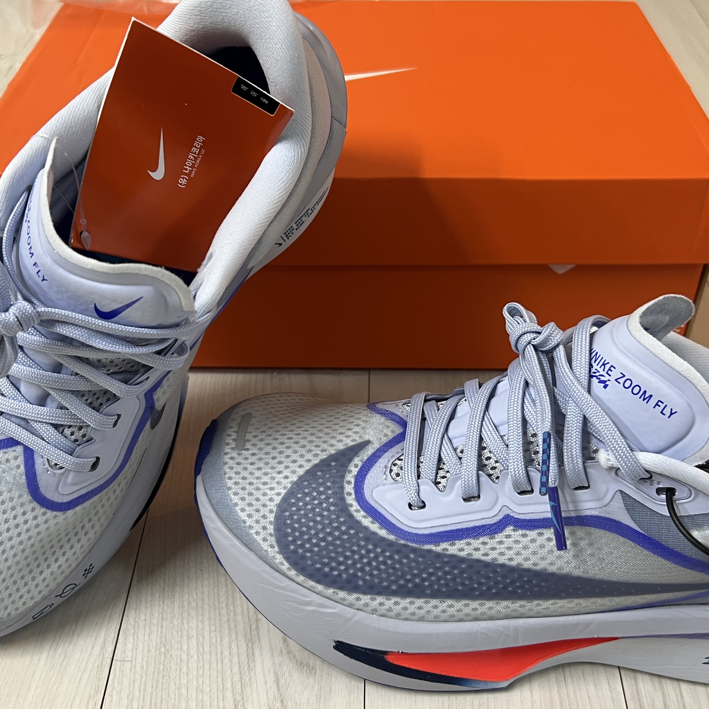 (W) Nike Zoom Fly 6 Road Racing Ghost Football Grey 착용 스타일