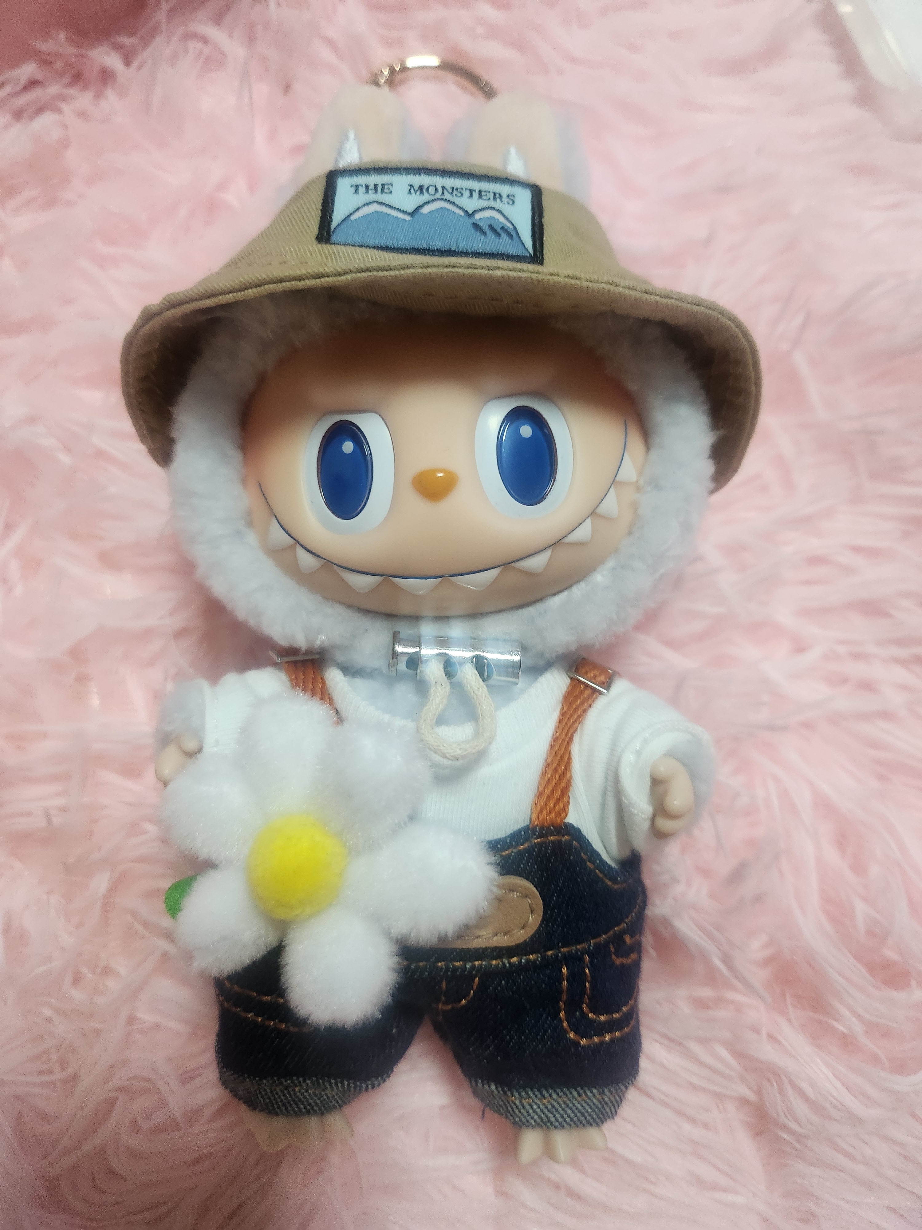 Pop Mart Fall In Wild Labubu Series Toy Keyring 착용 스타일