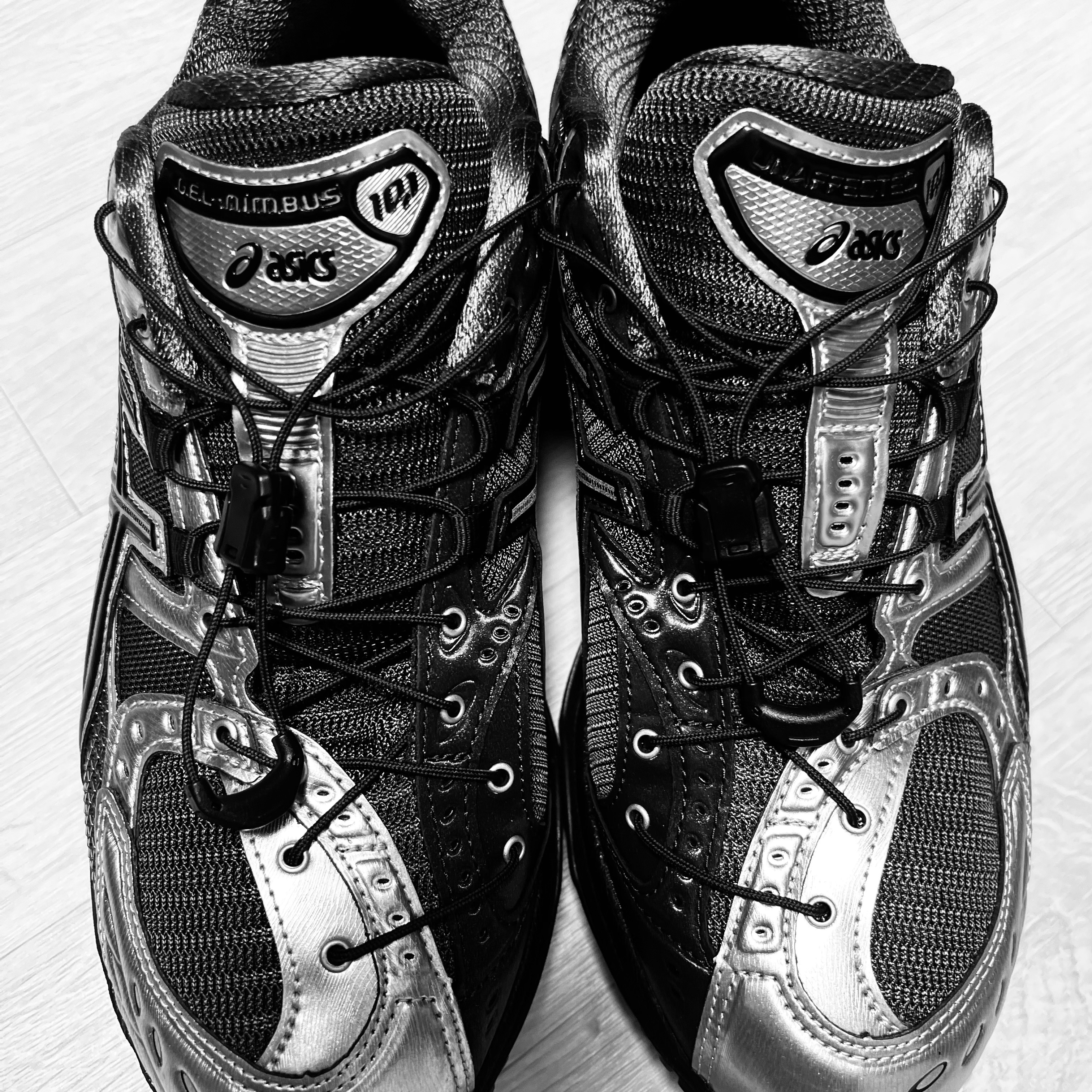Asics x Unaffected Gel-Nimbus 10.1 Silver Black 착용 스타일 - 1