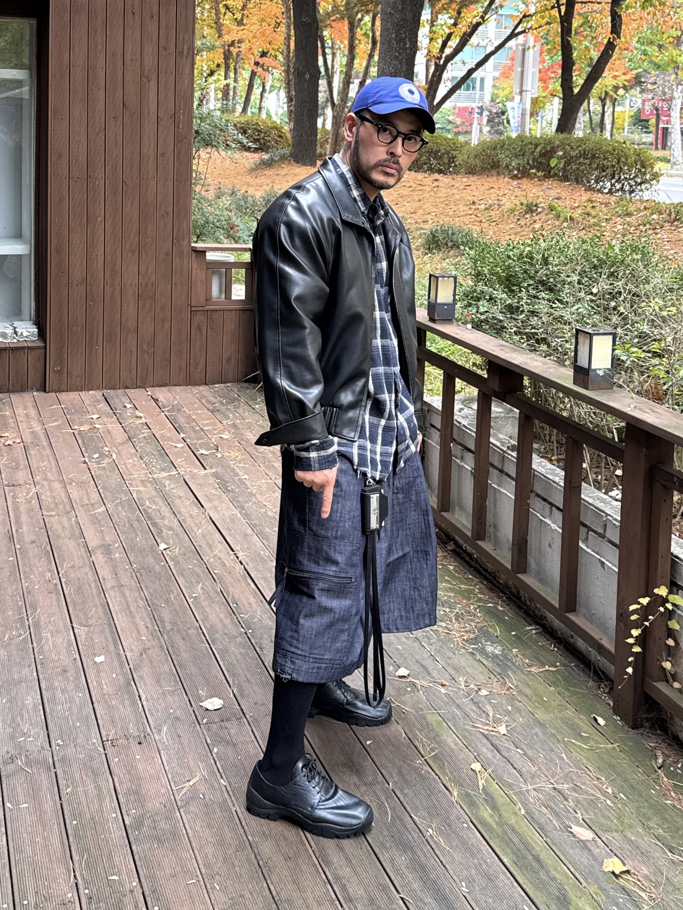 Curated Parade Uncircle Cap Blue, COREOFALCHEMY Qubi Trailer Hybrid Derby Shoes 착용 스타일 - 3