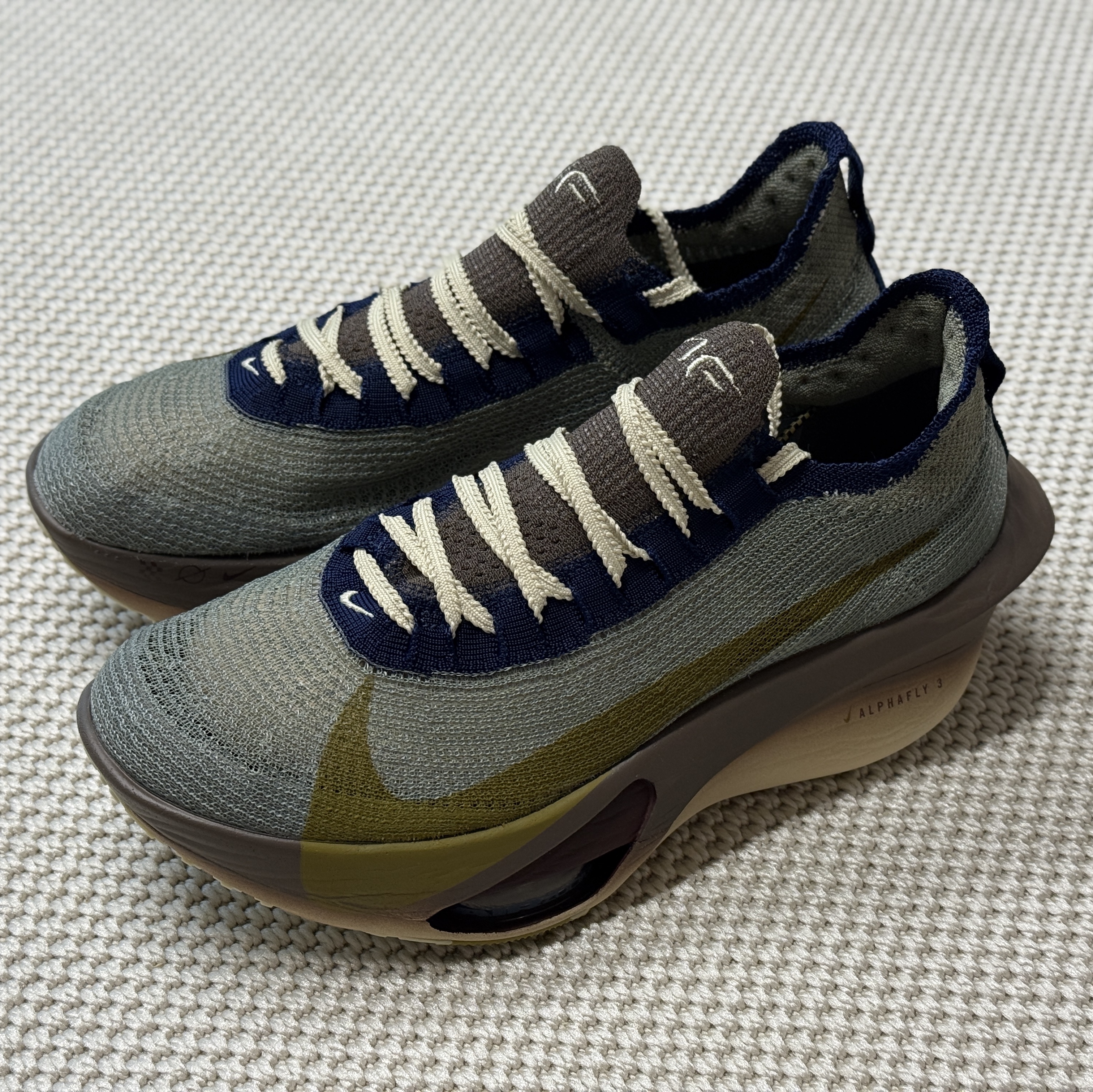 Nike Air Zoom Alphafly Next% 3 PRM Light Army Ironstone 착용 스타일