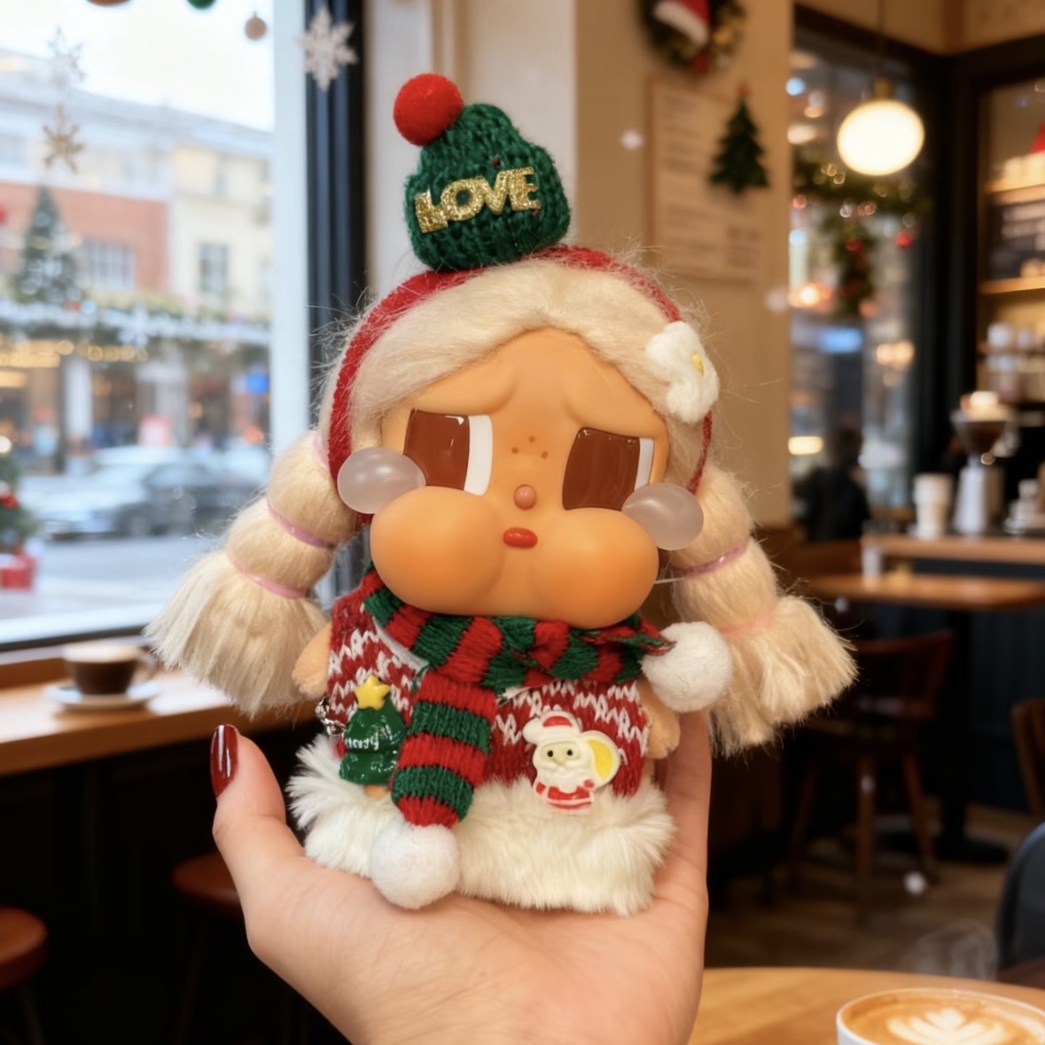 Pop Mart Crybaby Vacation Mode On Series Vinyl Plush Pendant Chilling on the Beach (Opened Case) 착용 스타일