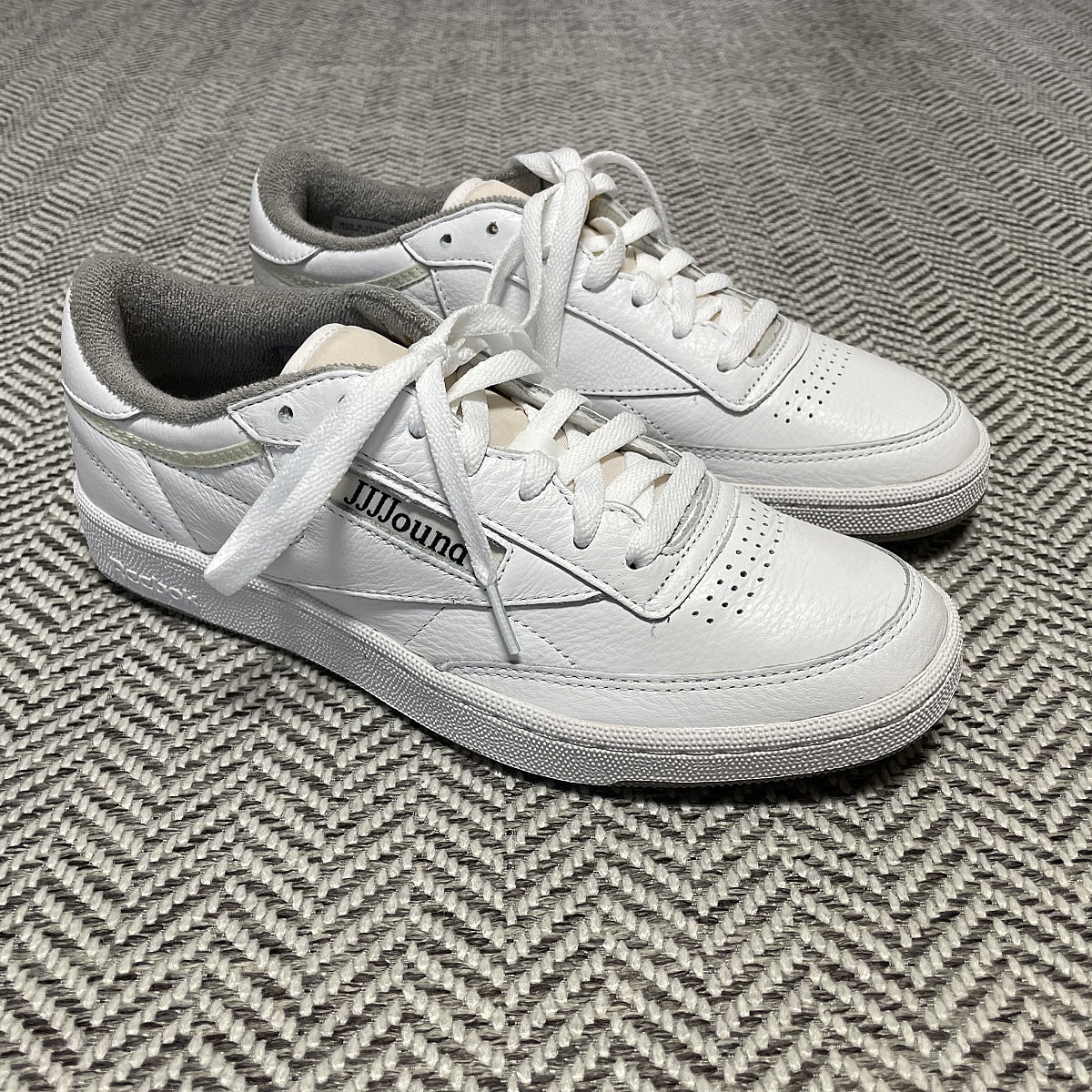 Reebok x JJJJound Club C 85 White 착용 스타일 - 1