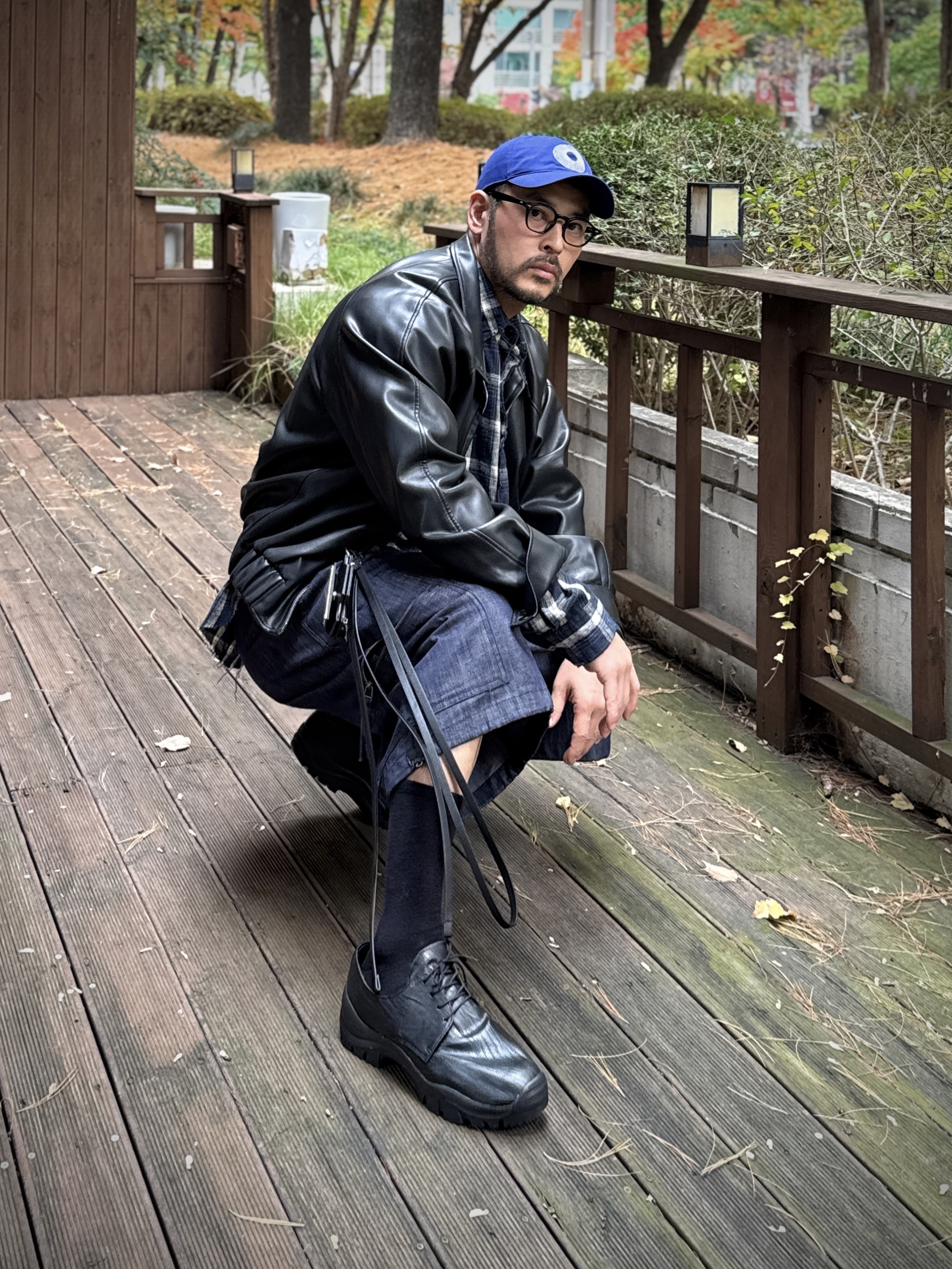 Curated Parade Uncircle Cap Blue, COREOFALCHEMY Qubi Trailer Hybrid Derby Shoes 착용 스타일 - 2
