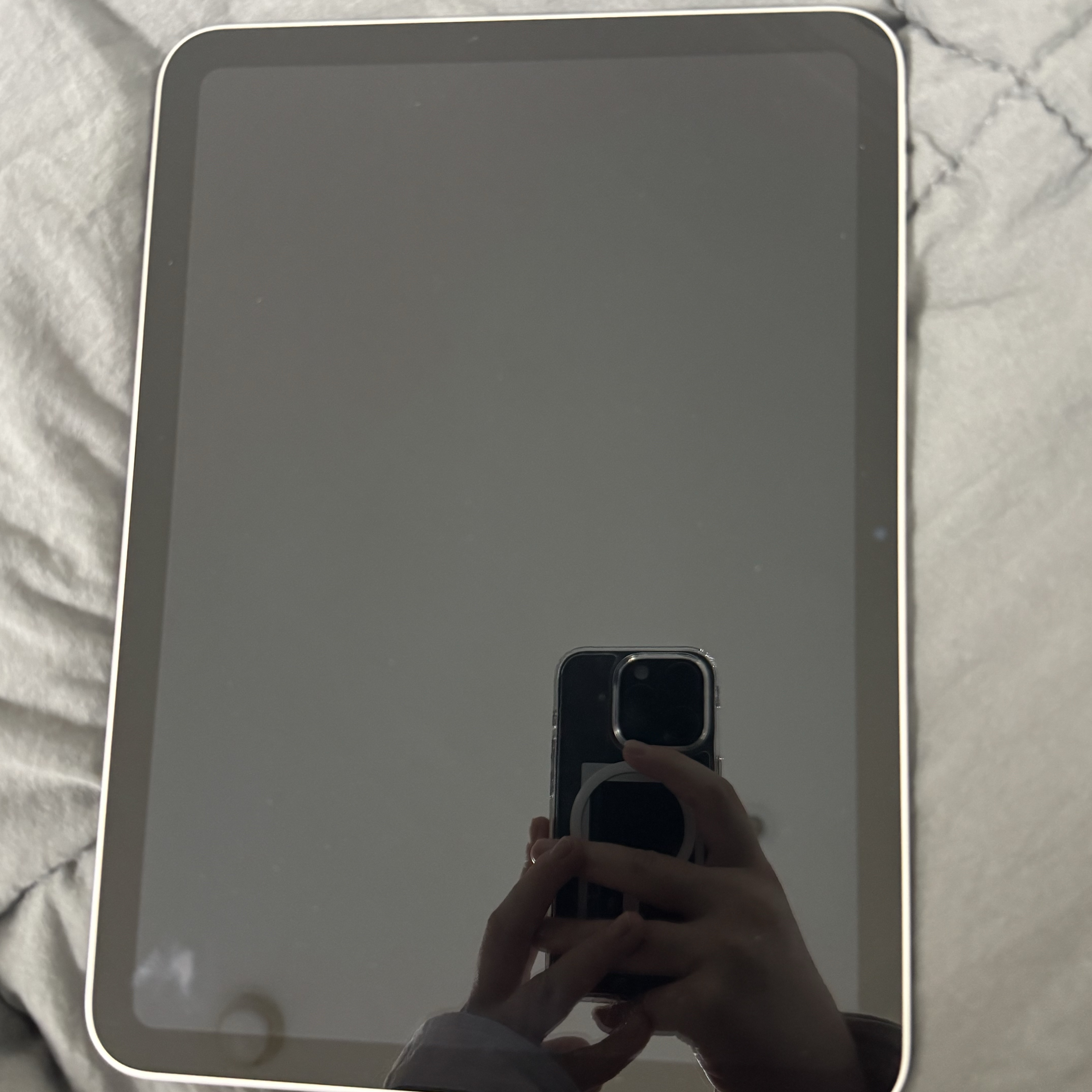 Apple iPad 11th Gen Wifi 128GB Silver (Korean Ver.) 착용 스타일