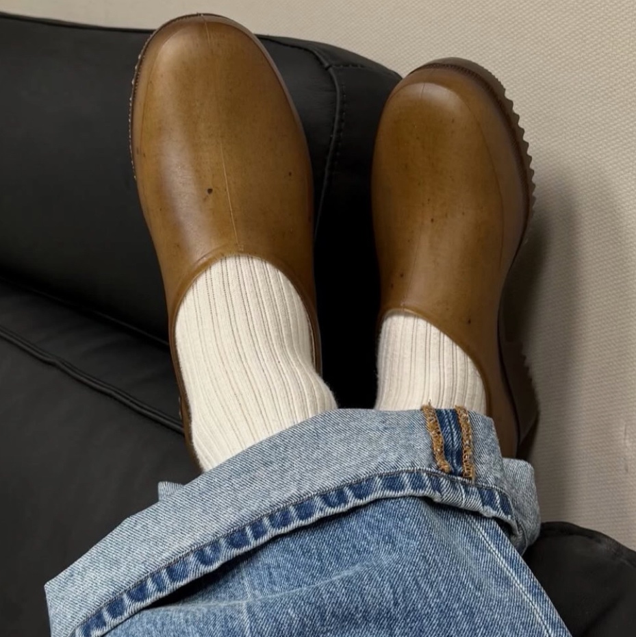 Stussy Denim Classic Jean Washed Blue, Plasticana Gardana Clog Chanvre - 26SS 착용 스타일