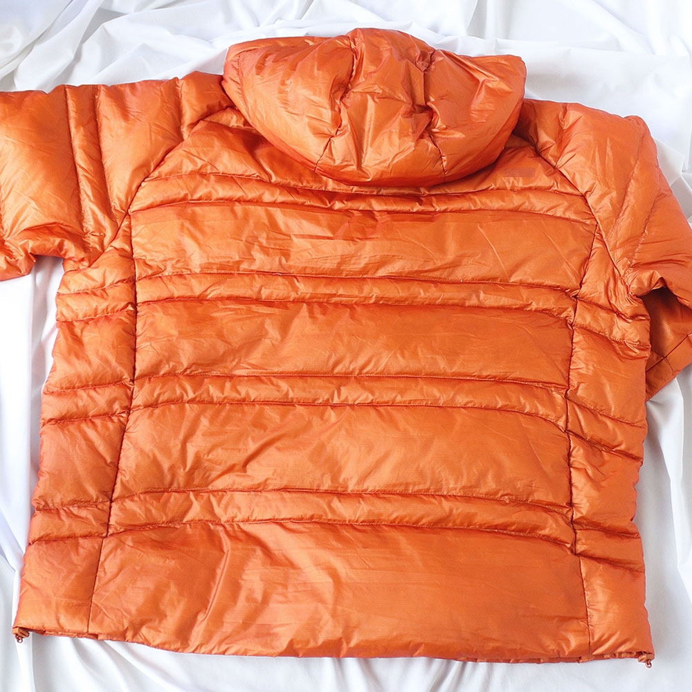 New Balance Flying 77 Superlight Hooded Goose Down Jacket Orange 착용 스타일 - 2
