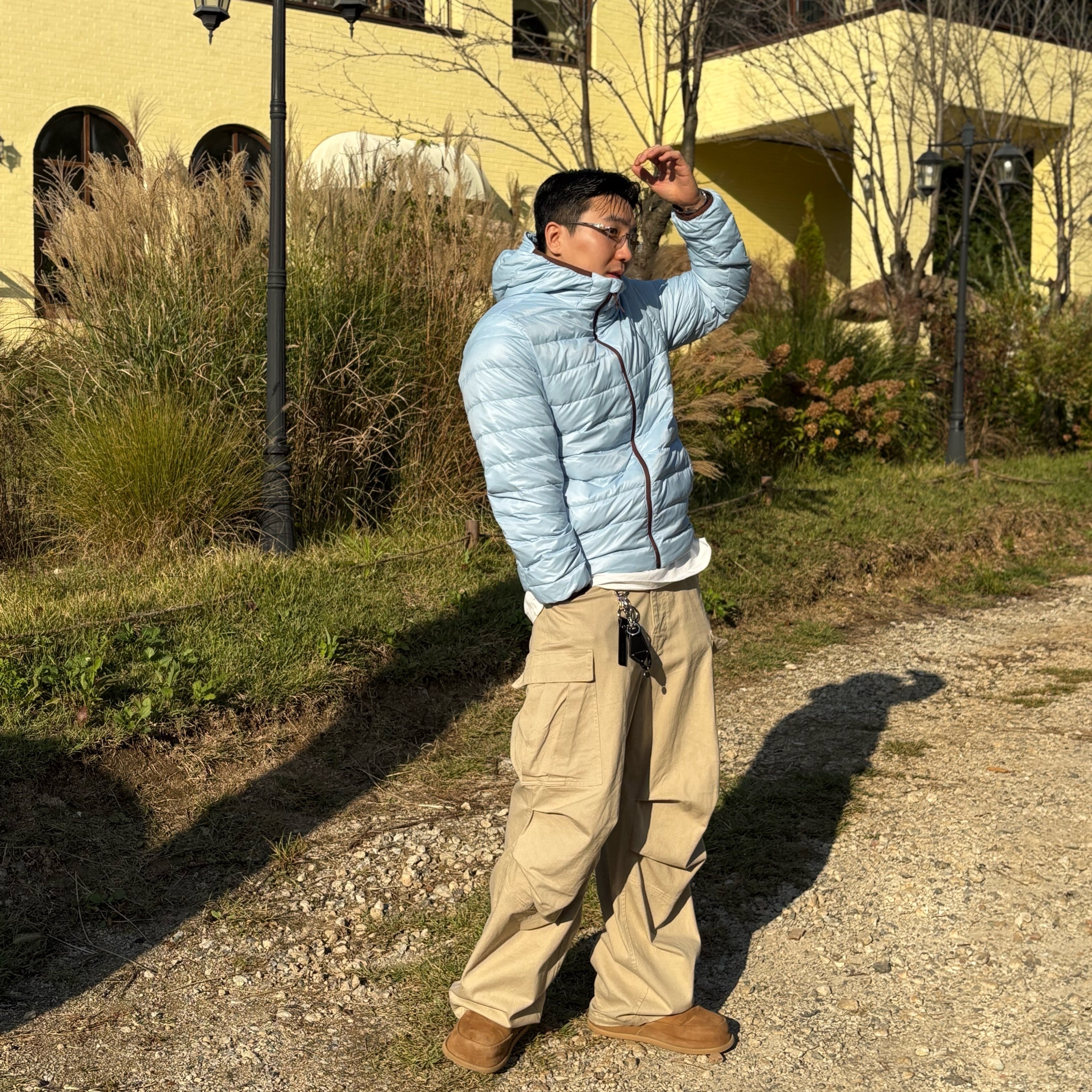 Nonnod Side Zip Cargo Pants Beige, Kinchi x Non Parking N Road Boots Brown 착용 스타일 - 3