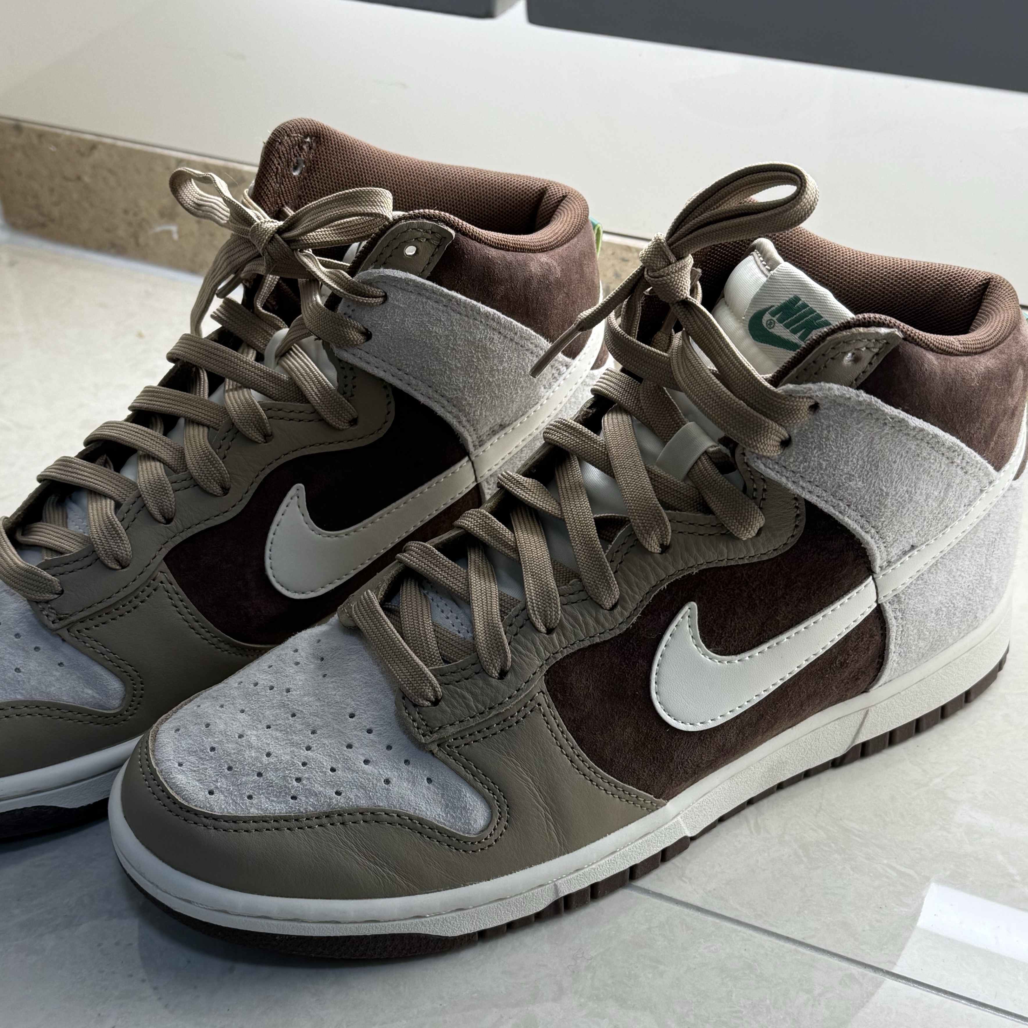 Nike Dunk High Retro PRM Light Chocolate 착용 스타일 - 1
