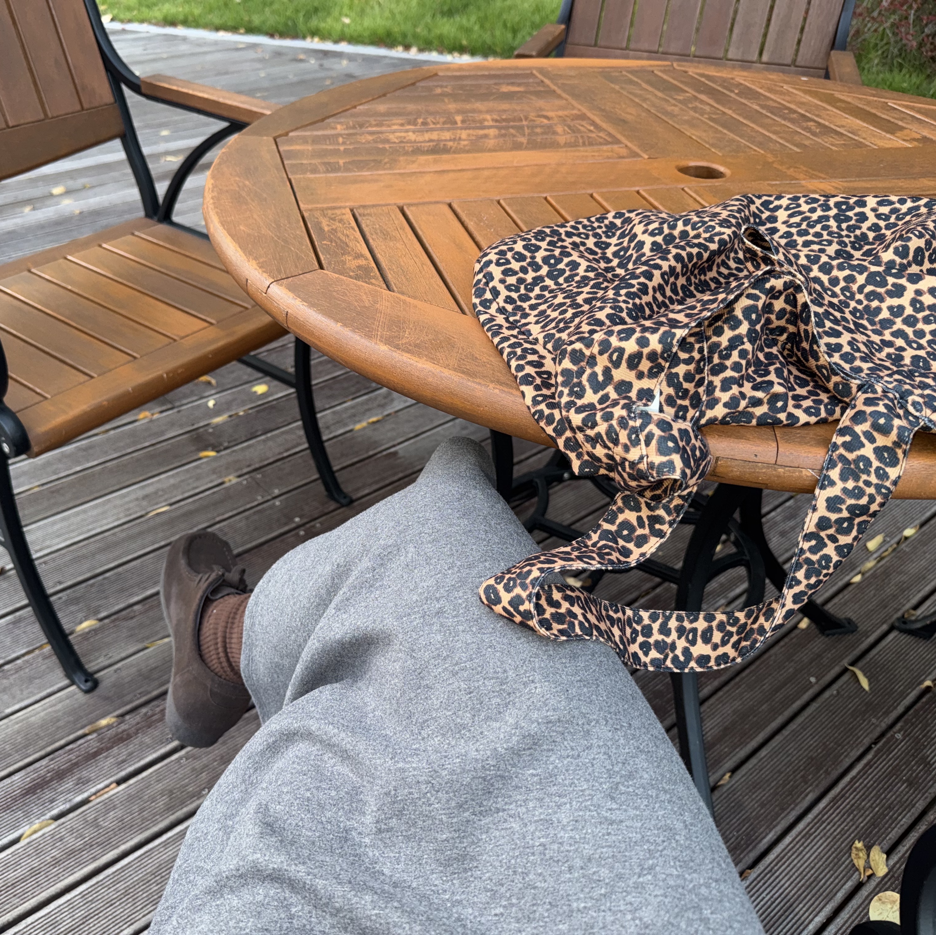 [20% 적립] Polo Ralph Lauren Iconic Flag Sweater Sea Salt Blue Heather - 25SS, (W) Prada Chocolate Brushed Leather Loafers Black 착용 스타일 - 3