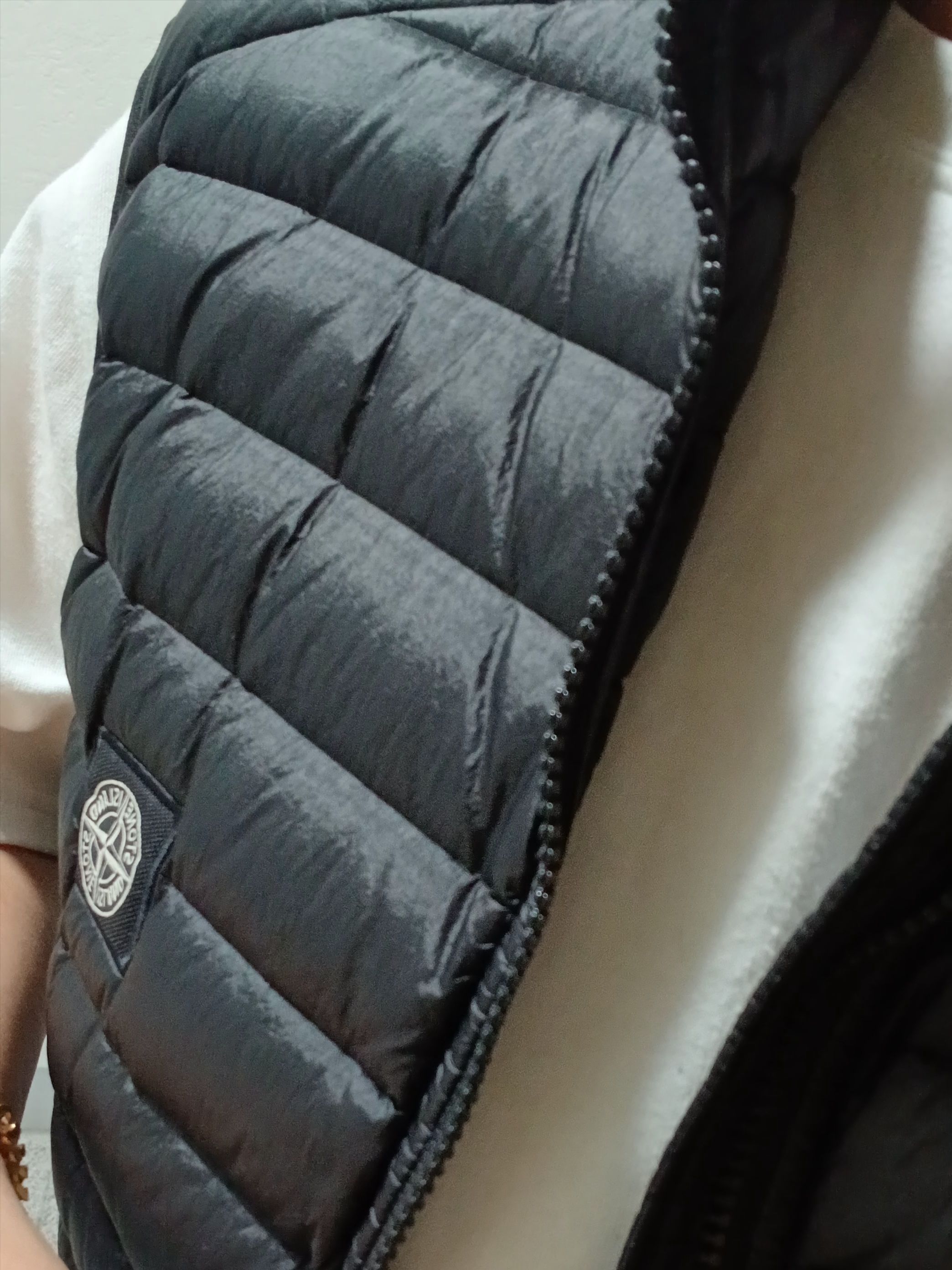 IAB Studio T-Shirt White - 23FW, Stone Island G0224 Loom Woven Chambers R-Nylon Down-TC Vest Black - 22FW 착용 스타일 - 4