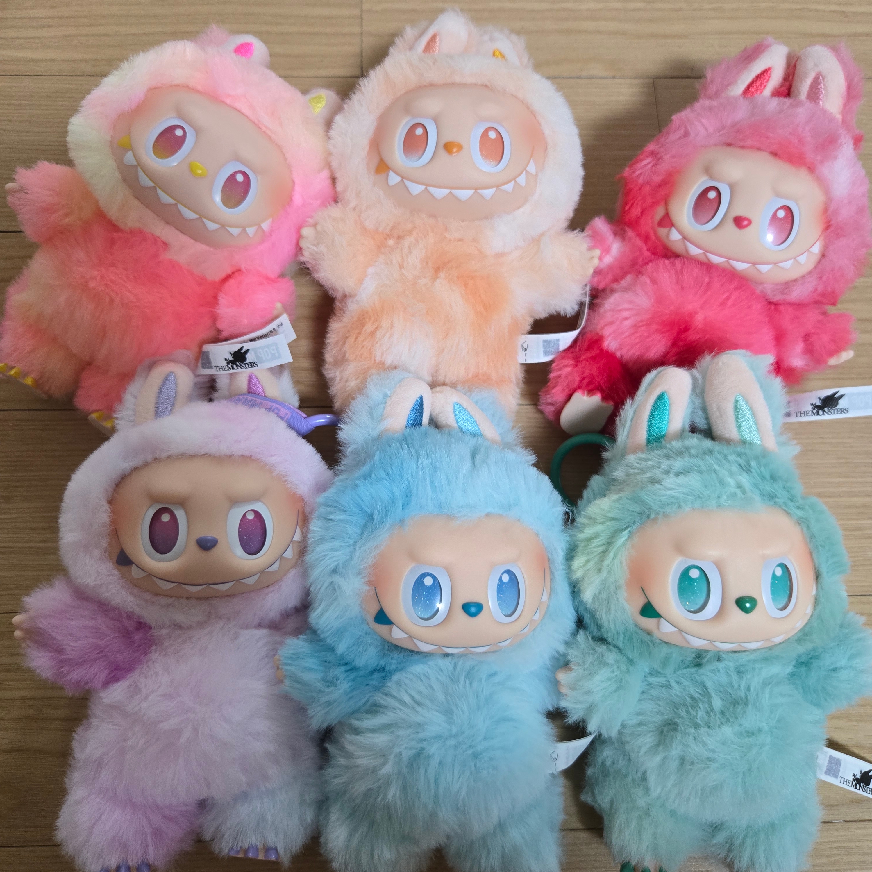 Pop Mart Labubu The Monsters Highlight Series Sealed Case (6 Blind Boxes) 착용 스타일
