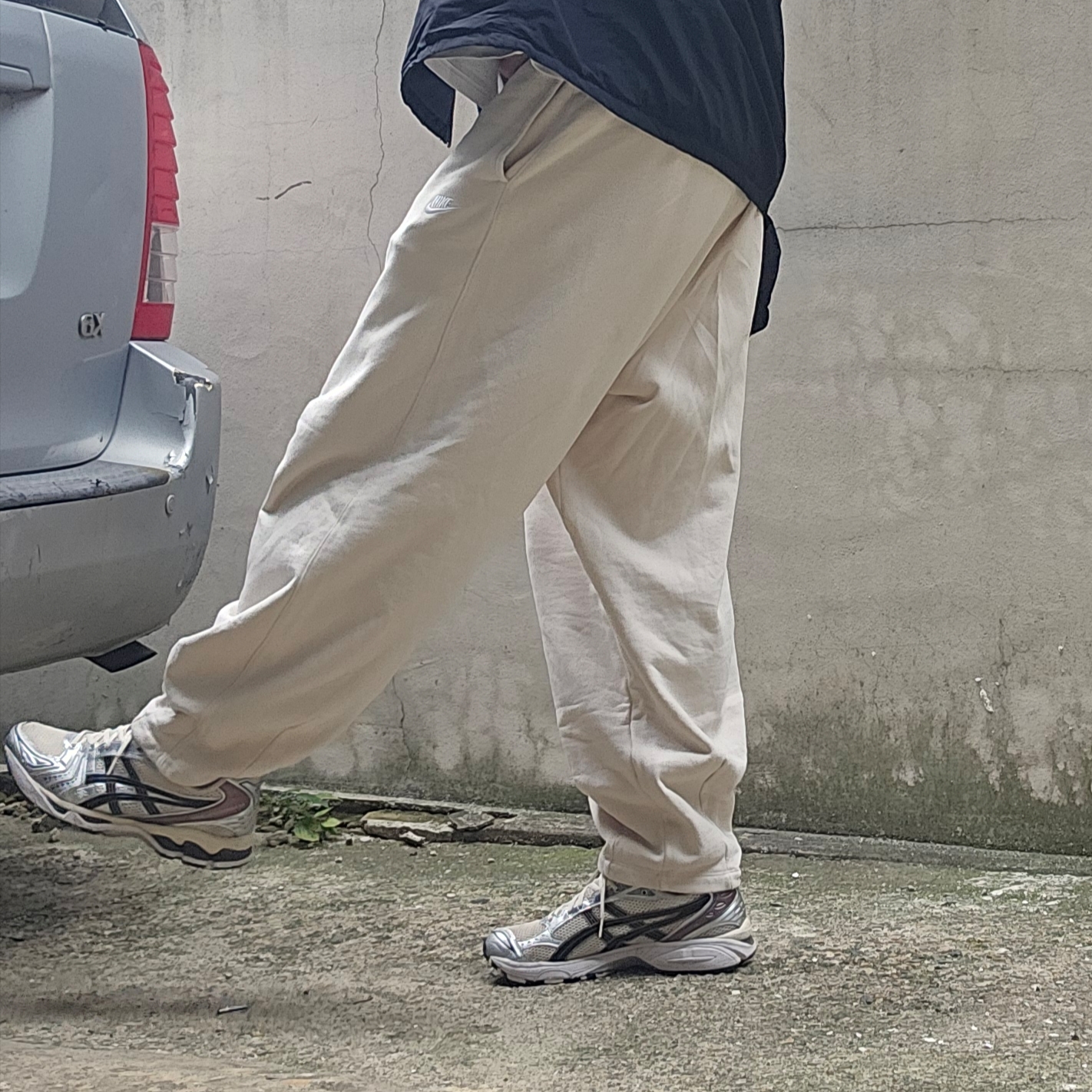 Asics Gel-Kayano 14 Cream Black 착용 스타일