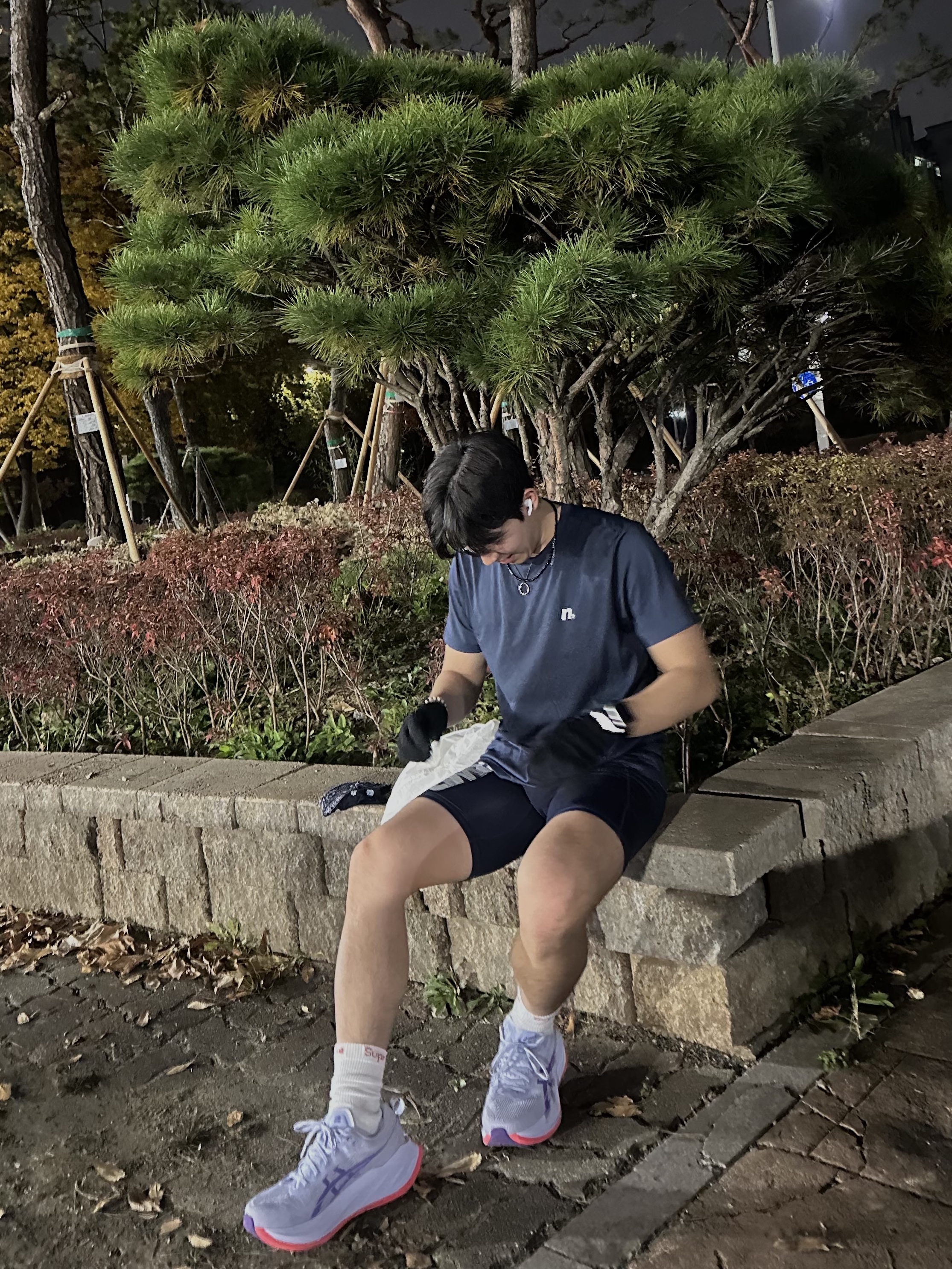 [KREAM 단독] runwhither Half Tights Navy, Asics Superblast 2 Blue Fade Edo Purple 착용 스타일