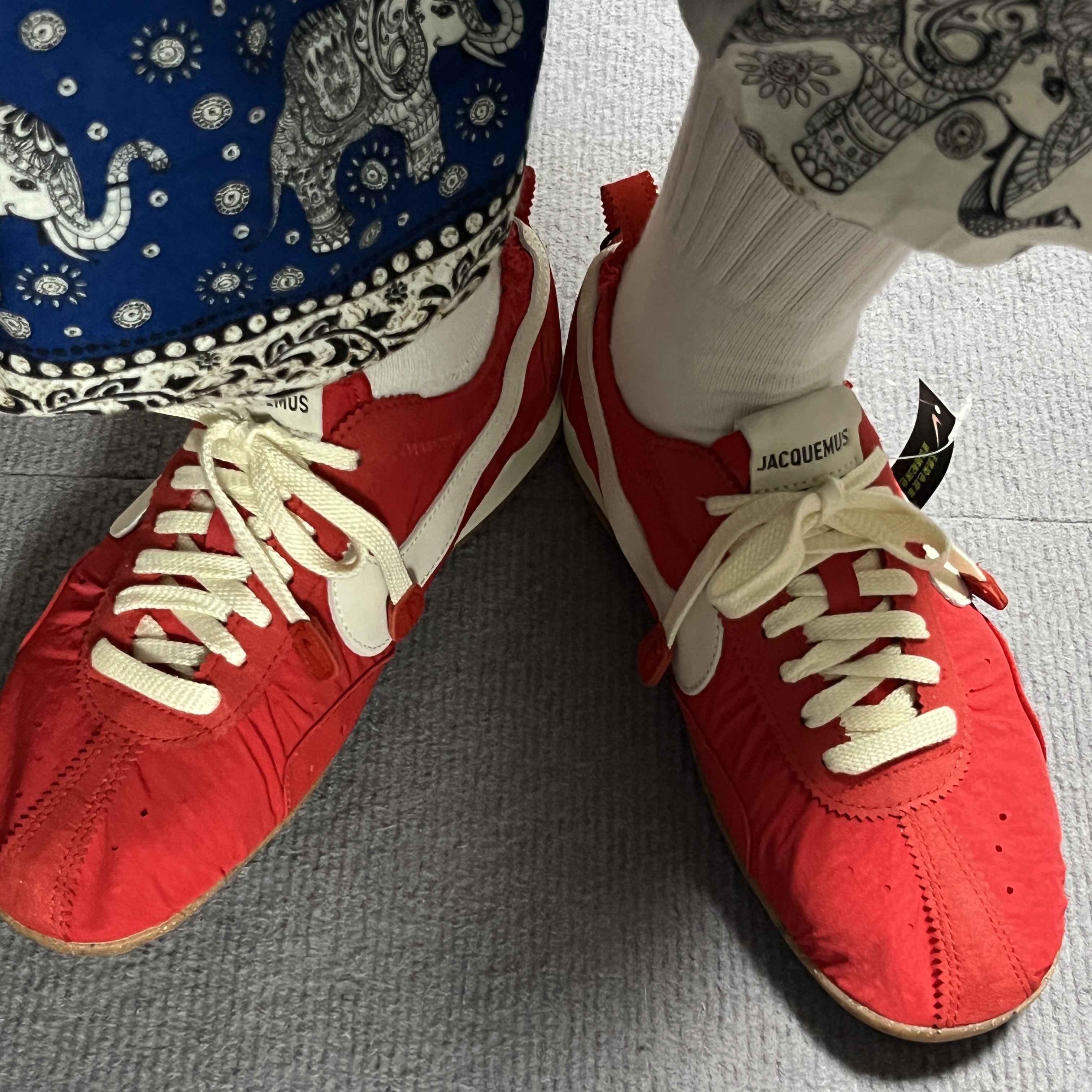 Nike x Jacquemus Moon Shoe SP University Red and Bicycle Yellow 착용 스타일 - 5