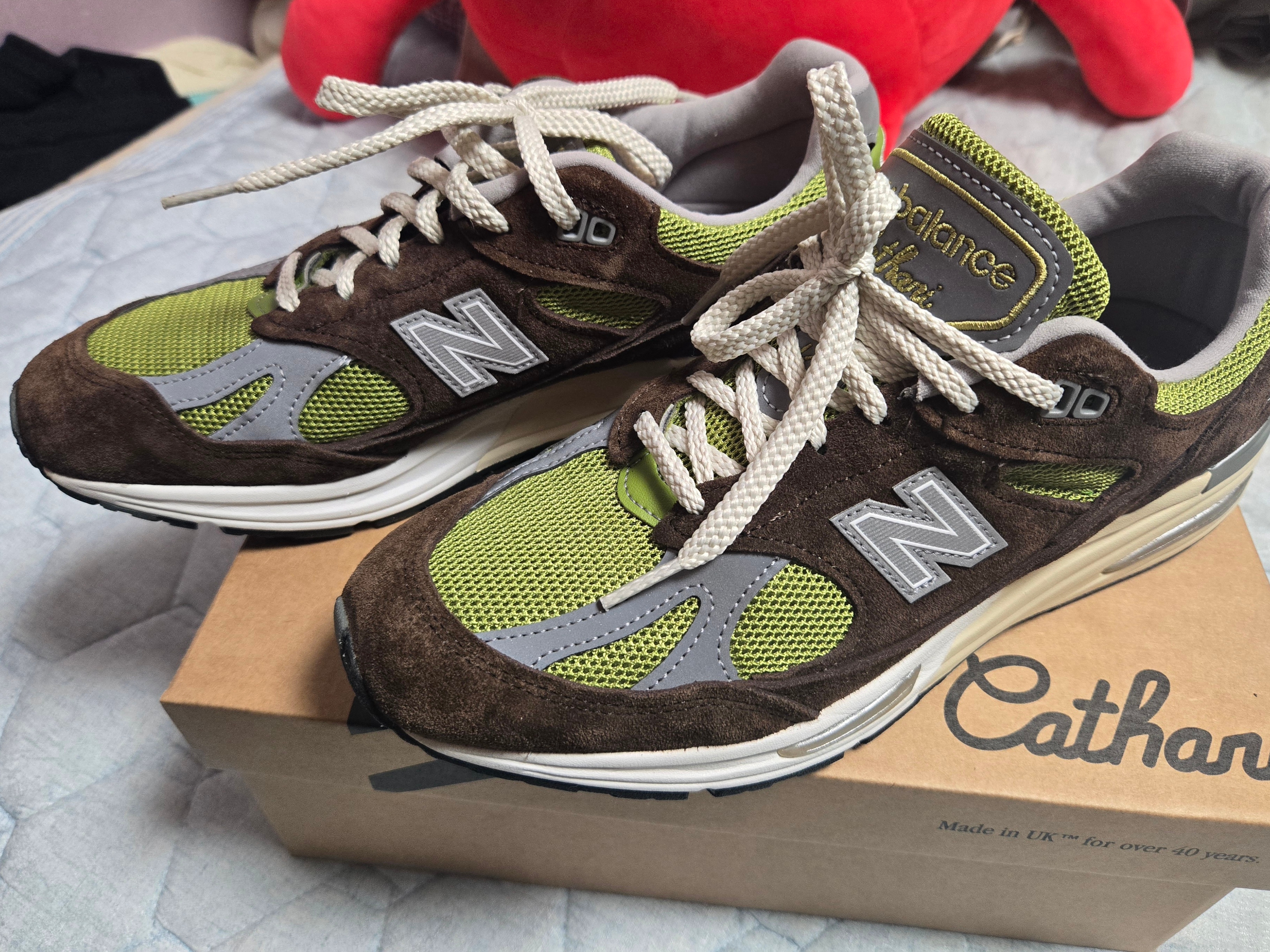 New Balance × Danielle Cathari 991v2 Chocolate Brown Pistachio 착용 스타일 - 1