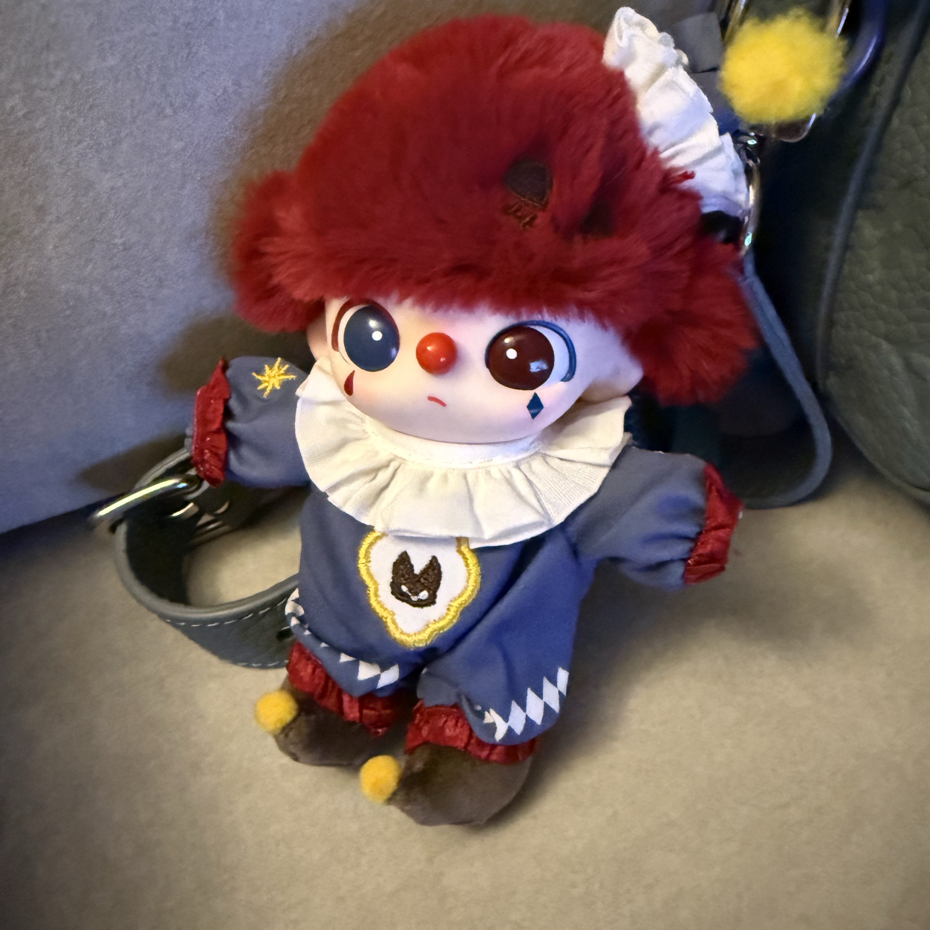 Pop Mart Why So Serious Series Vinyl Plush Pendant Flame Clown (Opened Case) 착용 스타일