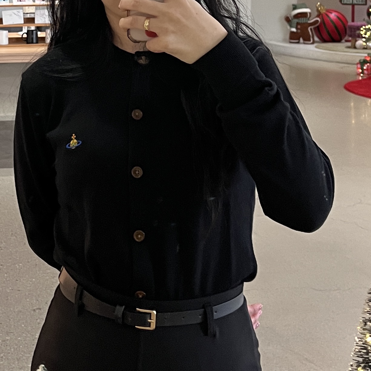 (W) Vivienne Westwood Bea Virgin Wool Cardigan Black 착용 스타일