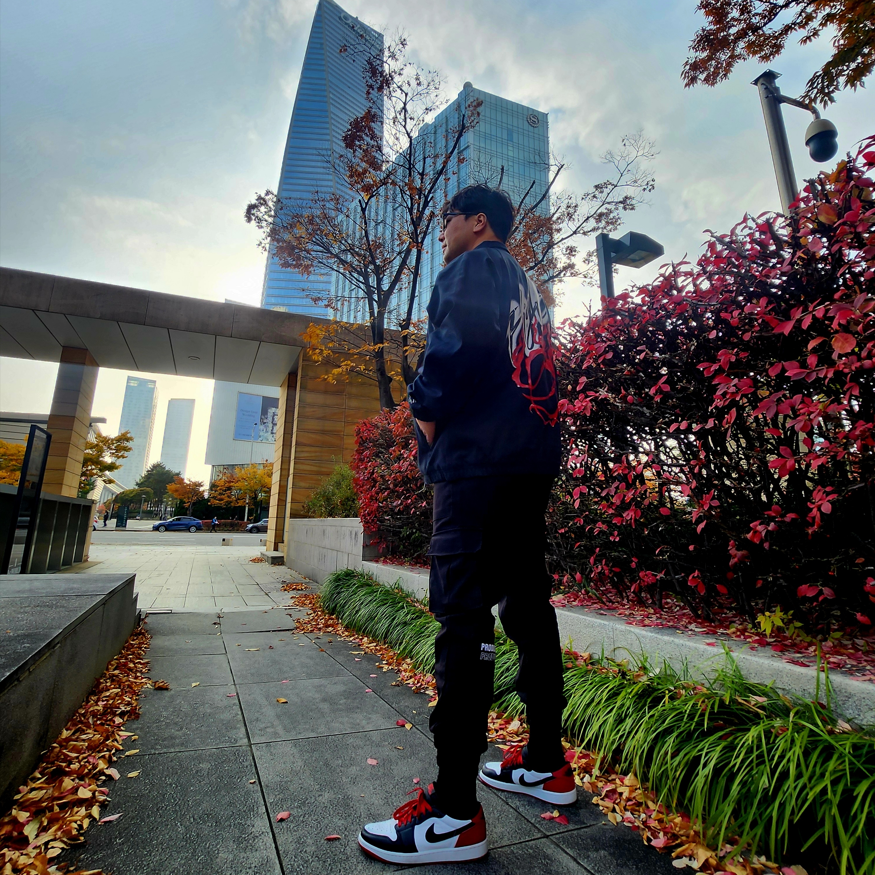 Jordan x Travis Scott Woven Jacket Black - US/EU, Jordan 1 Low Black Toe 착용 스타일