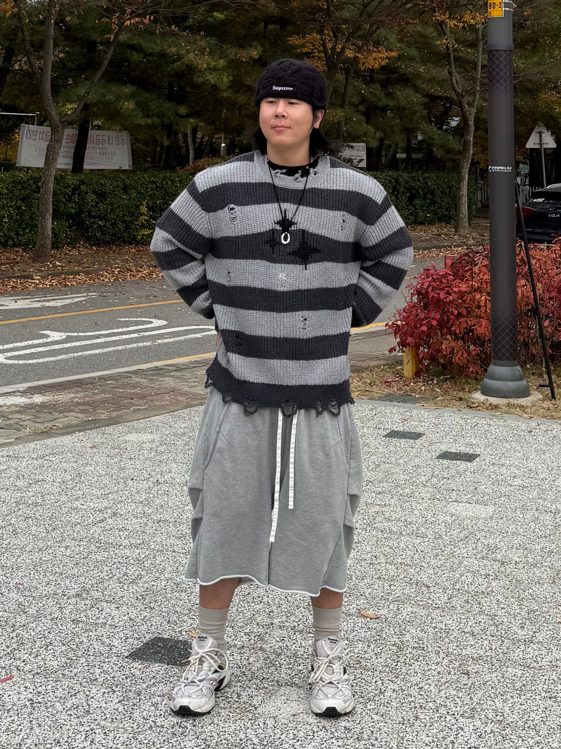 Supreme Block Knit Beanie Black - 25SS 착용 스타일 - 1