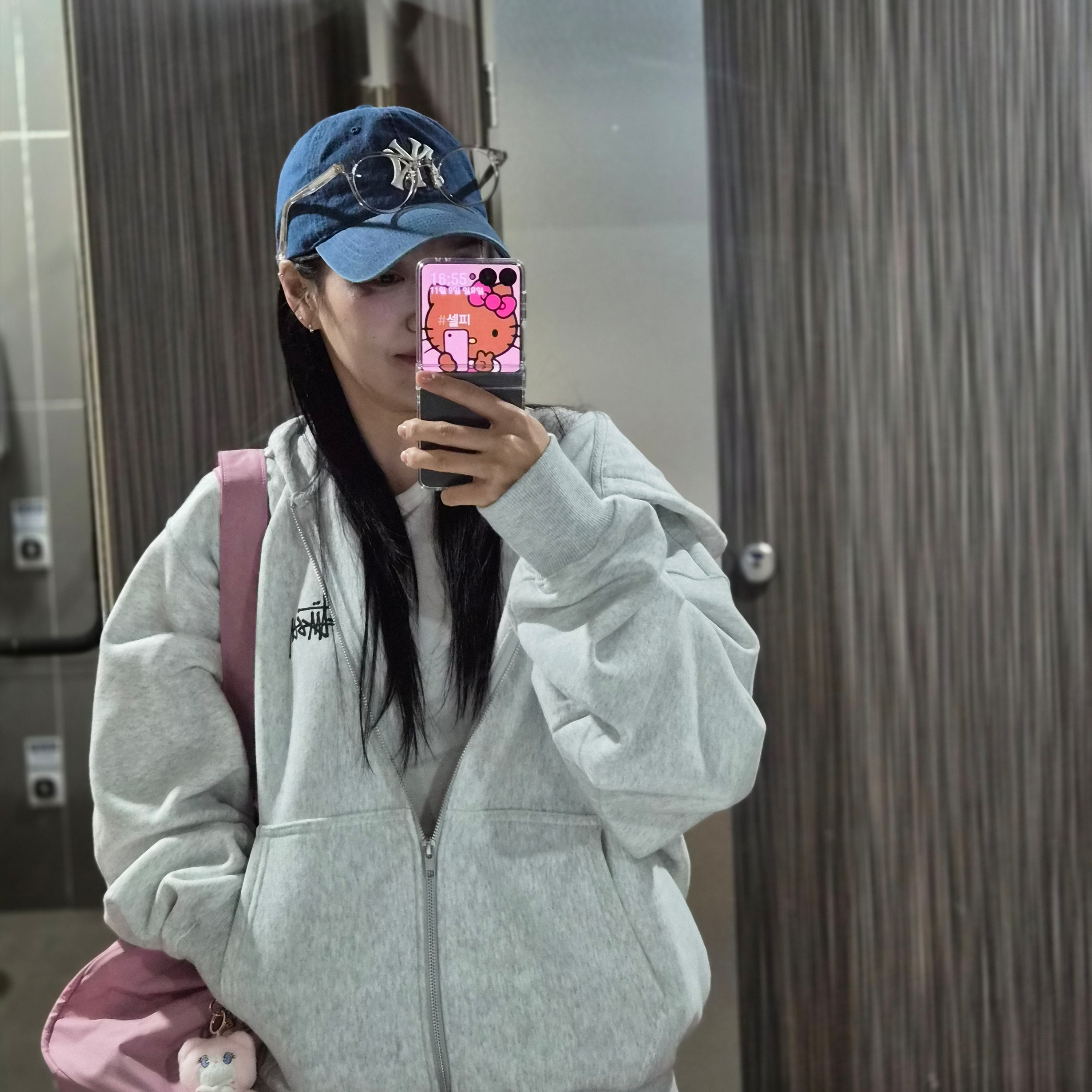 Stussy Basic Stussy Zip Hoodie Ash Heather, Gucci Interlocking G Pendant Necklace Silver 착용 스타일 - 3