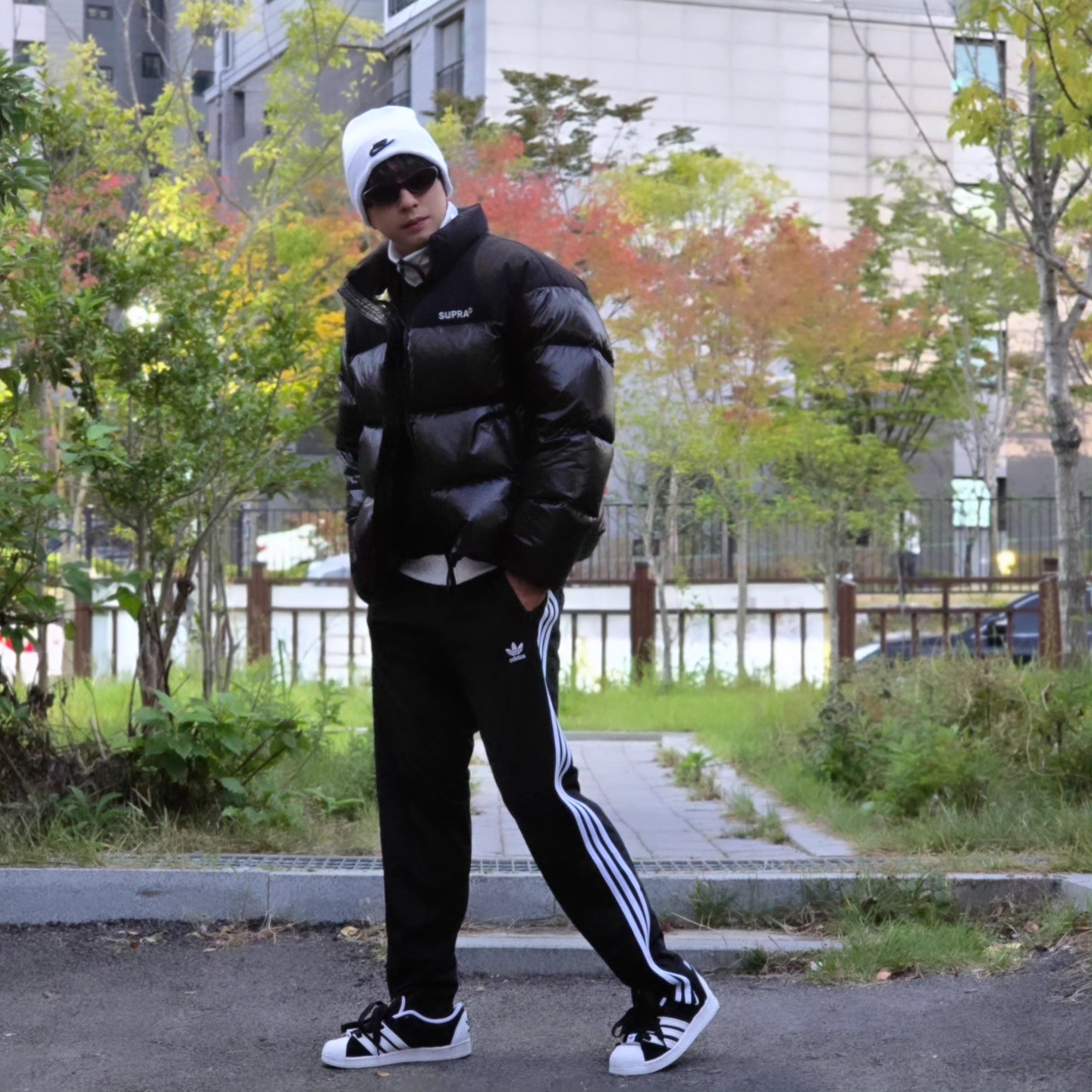 Nike NSW Utility Futura Beanie White, Adidas Adicolor Classics Beckenbauer Track Jacket Black - KR Sizing 착용 스타일 - 3