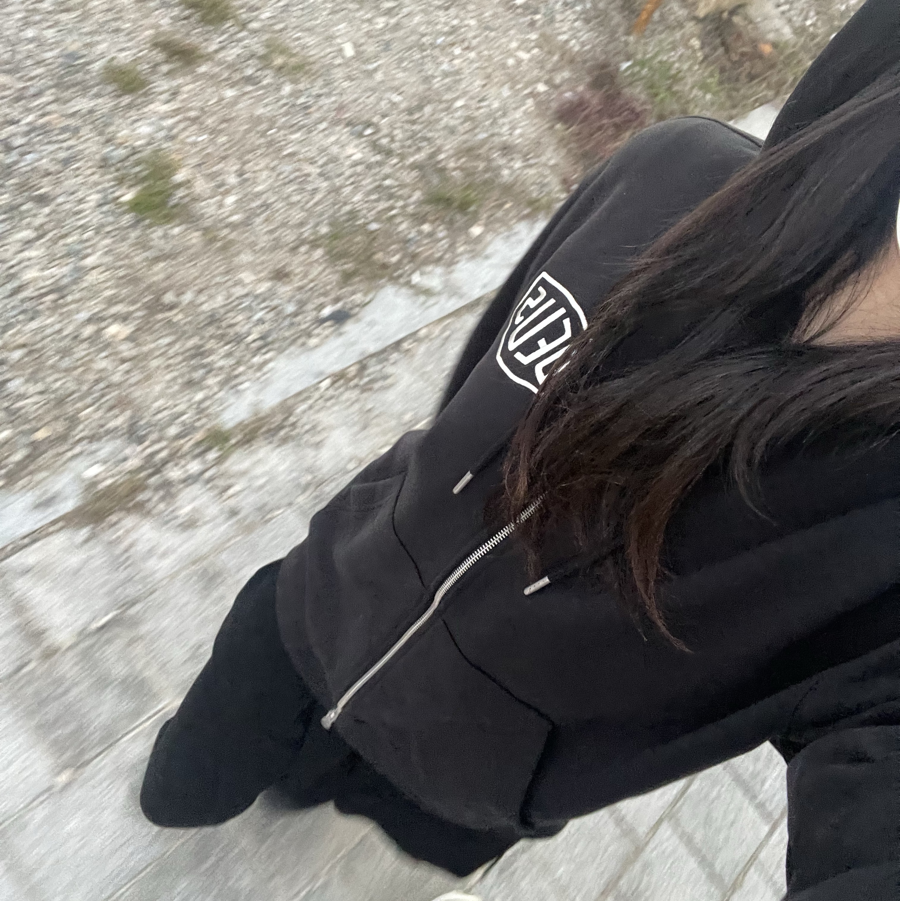 Deus Ex Machina College Address Hoodie Zip Up Black 착용 스타일