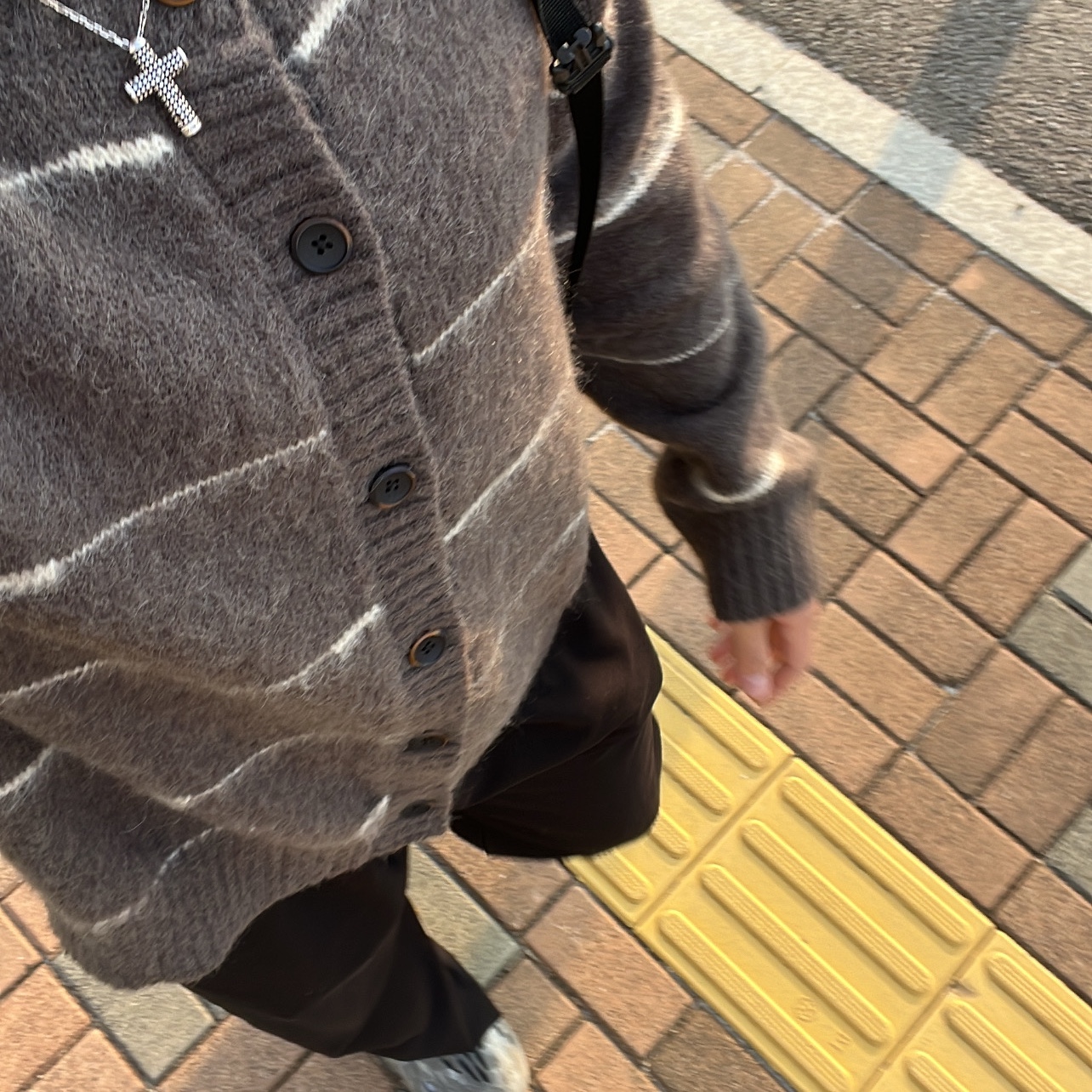 Adidas Yeezy Foam RNNR MX Granite, Damiani Metropolitan Diamond Necklace Silver 착용 스타일