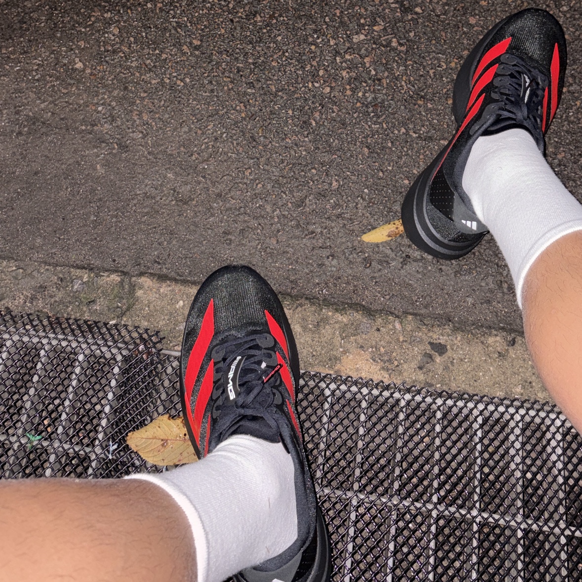Adidas x Mercedes AMG Petronas Adizero EVO SL Core Black Lucid Red 착용 스타일