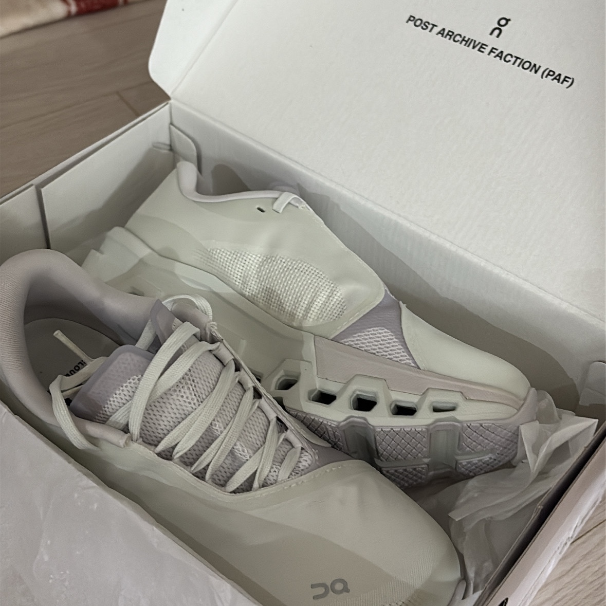 (W) On Running x Post Archive Faction (Paf) Cloudmonster 2 Vapor Frost 착용 스타일 - 1