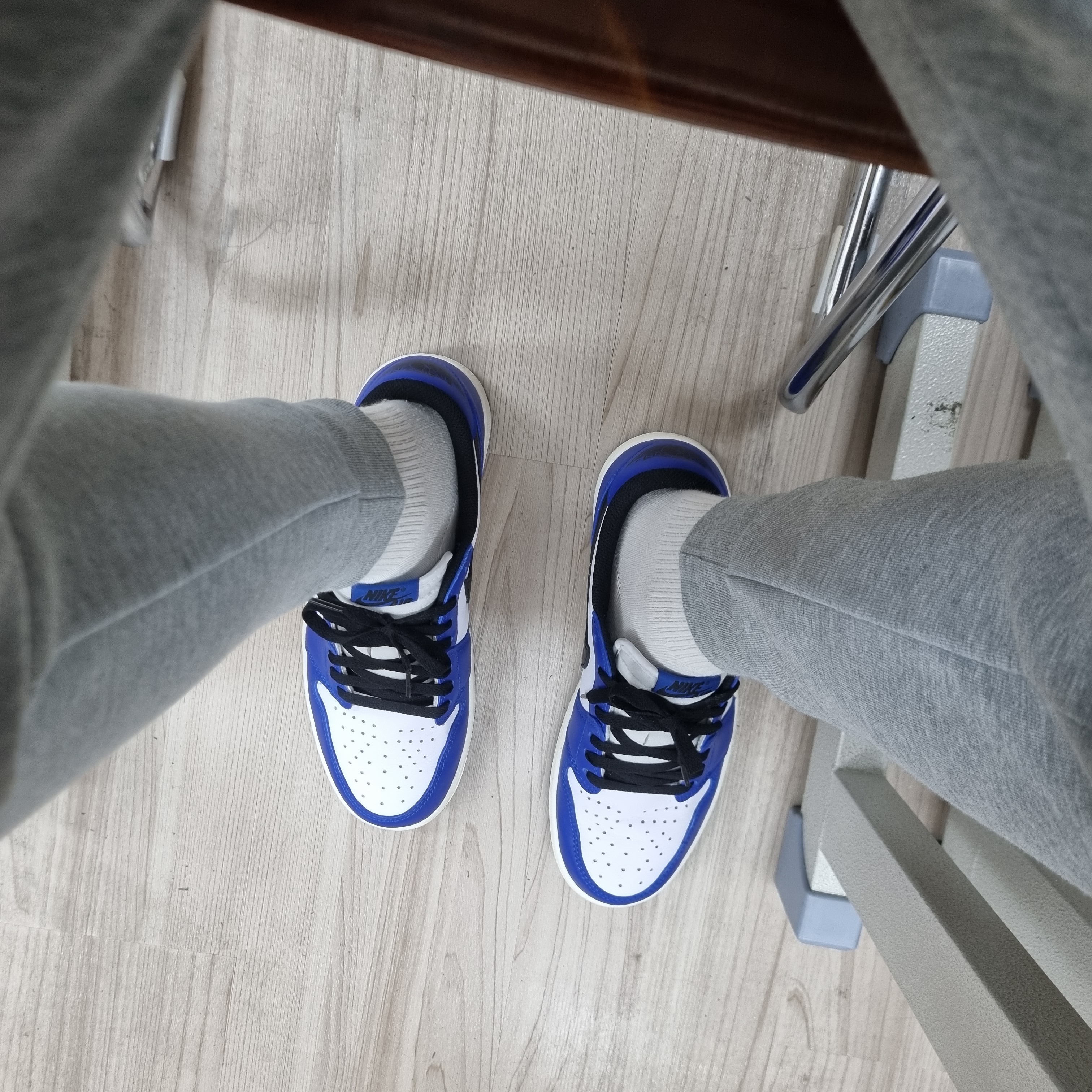 Jordan 1 Retro Low OG Game Royal, Nike NSW Tech Fleece Jogger Dark Grey Heather - Asia 착용 스타일